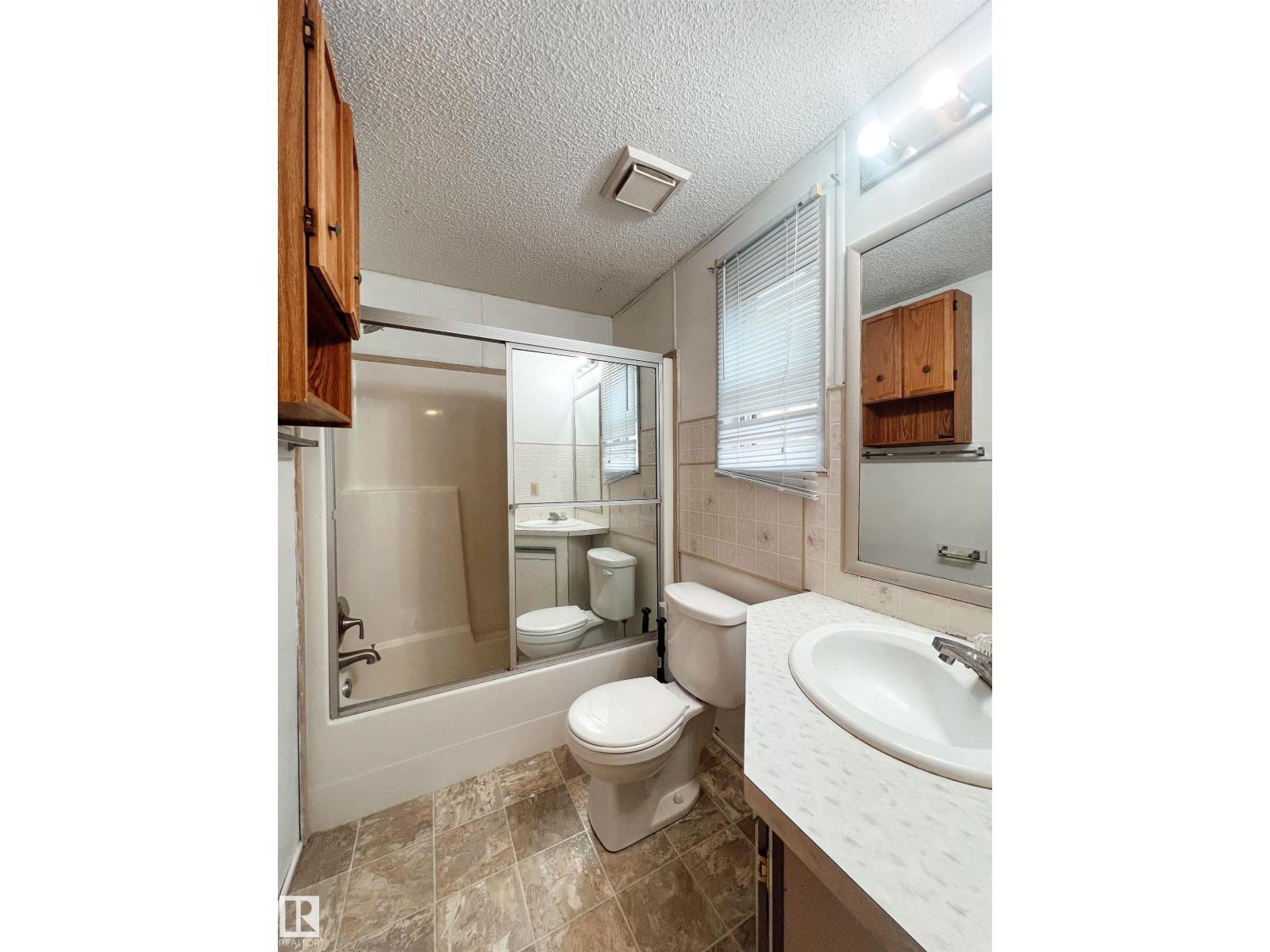 4912 52 St Property Photo 15