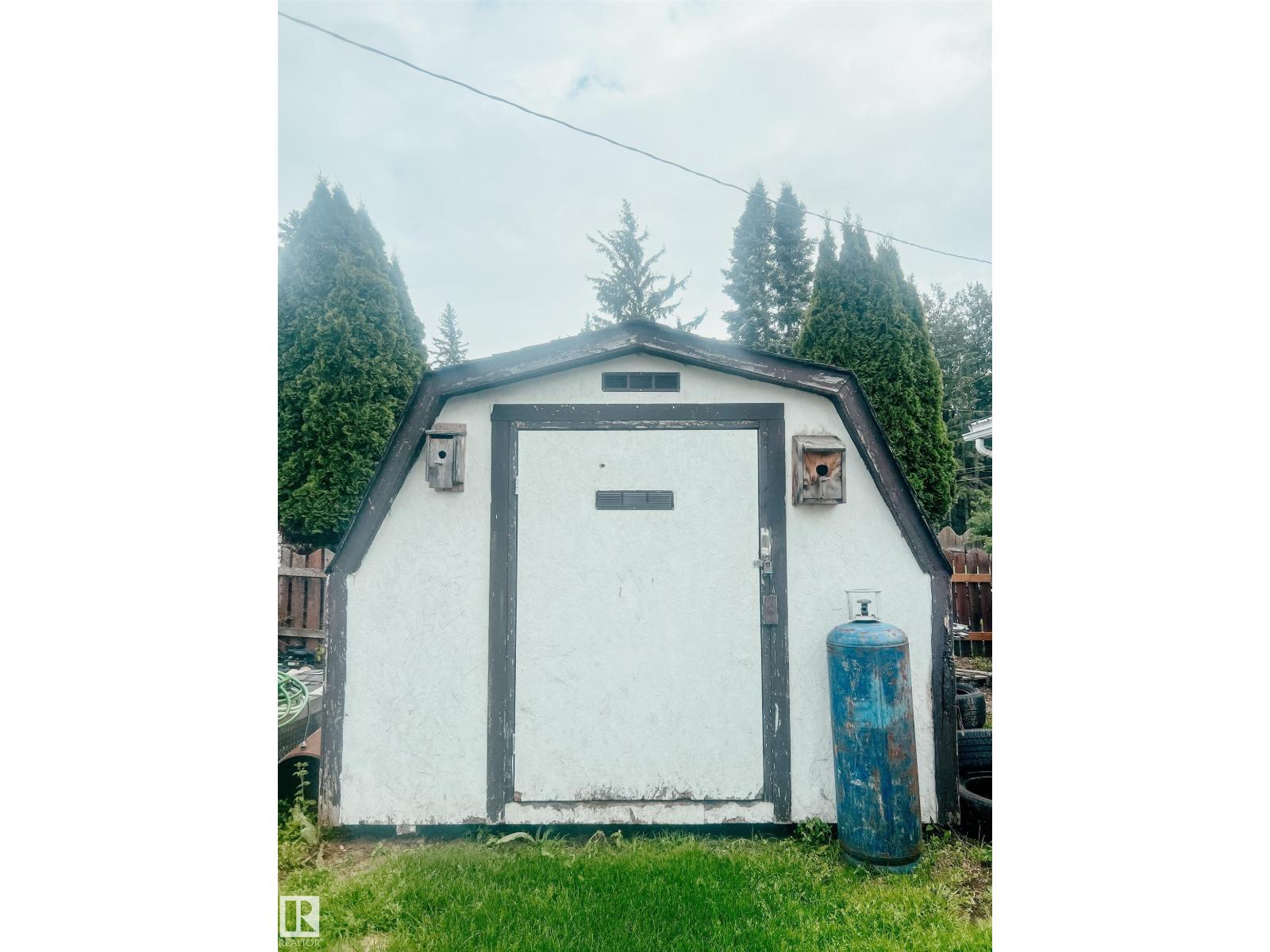 4912 52 St Property Photo 17