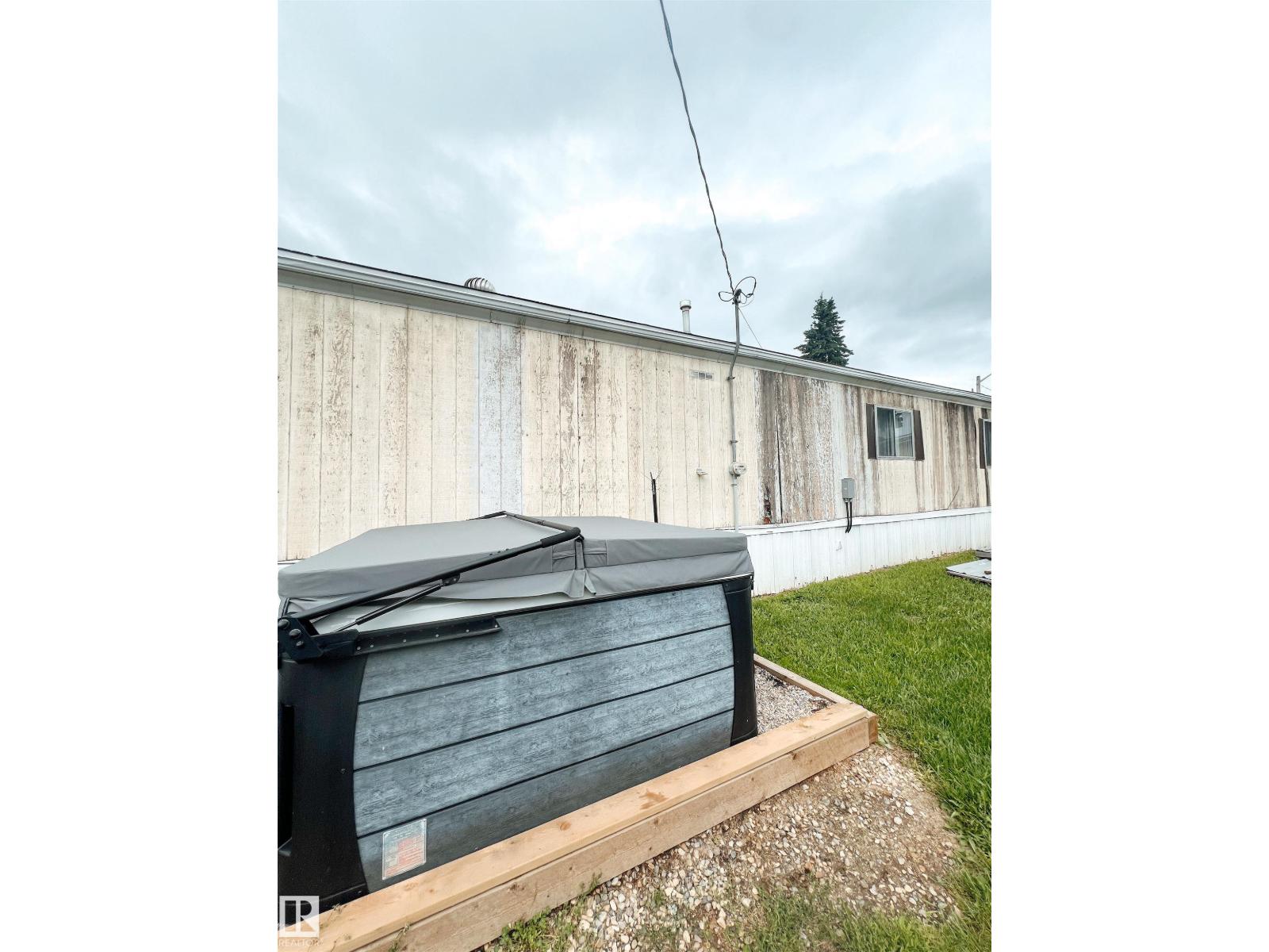 4912 52 St Property Photo 18