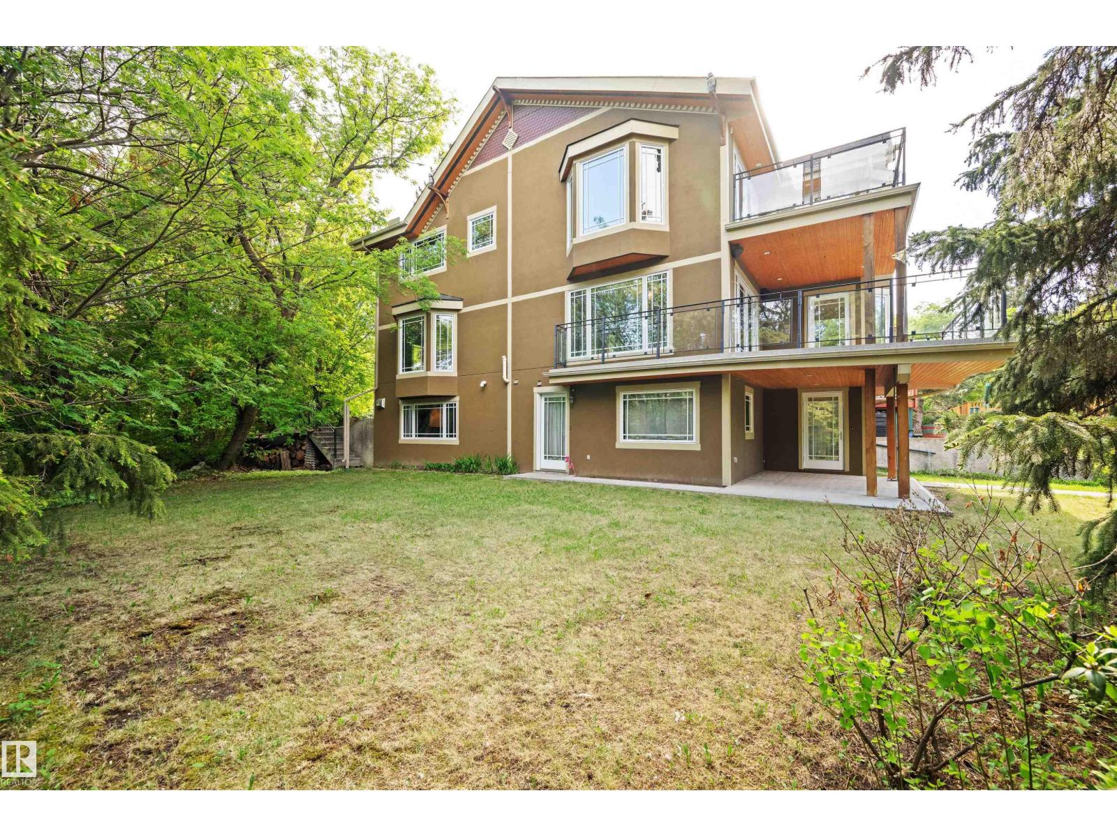 9652 86 Av Nw Property Photo 4