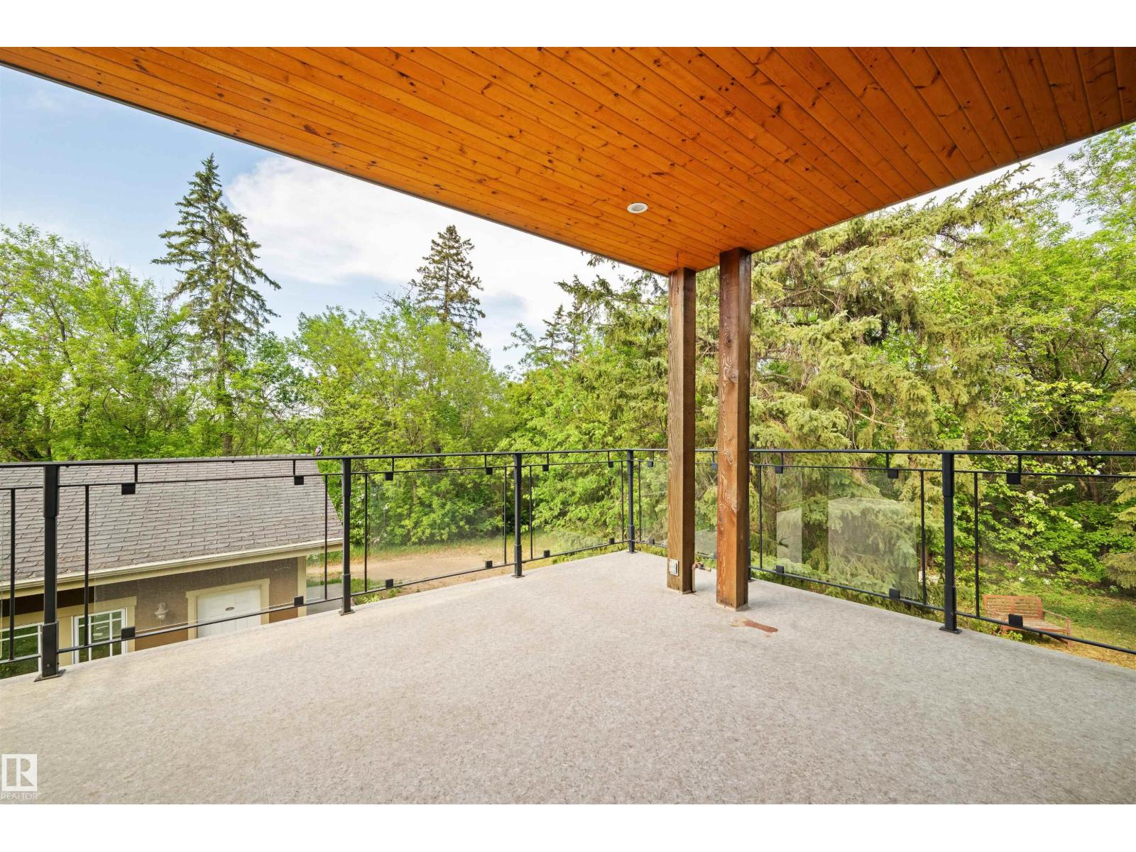 9652 86 Av Nw Property Photo 15