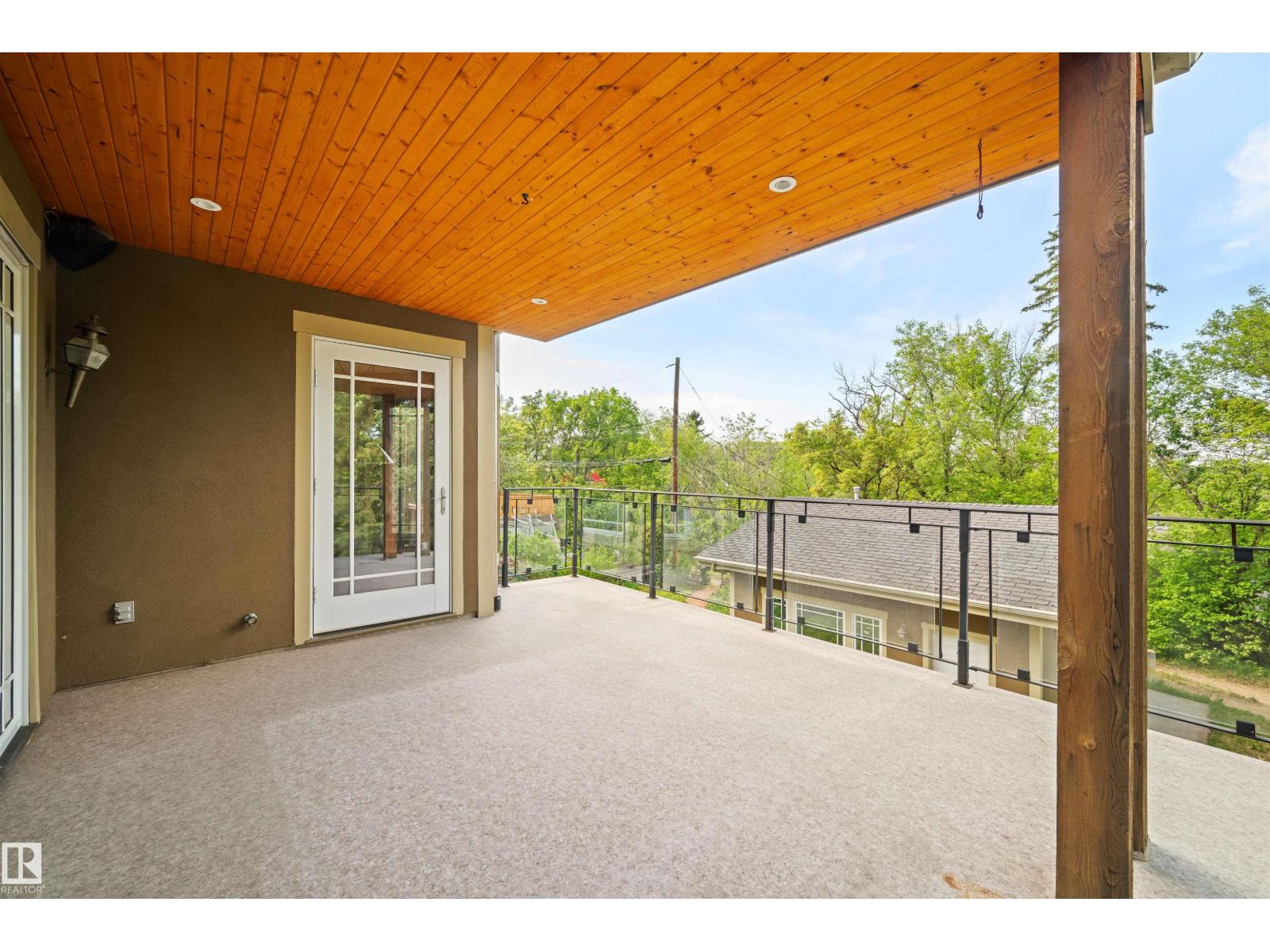 9652 86 Av Nw Property Photo 16