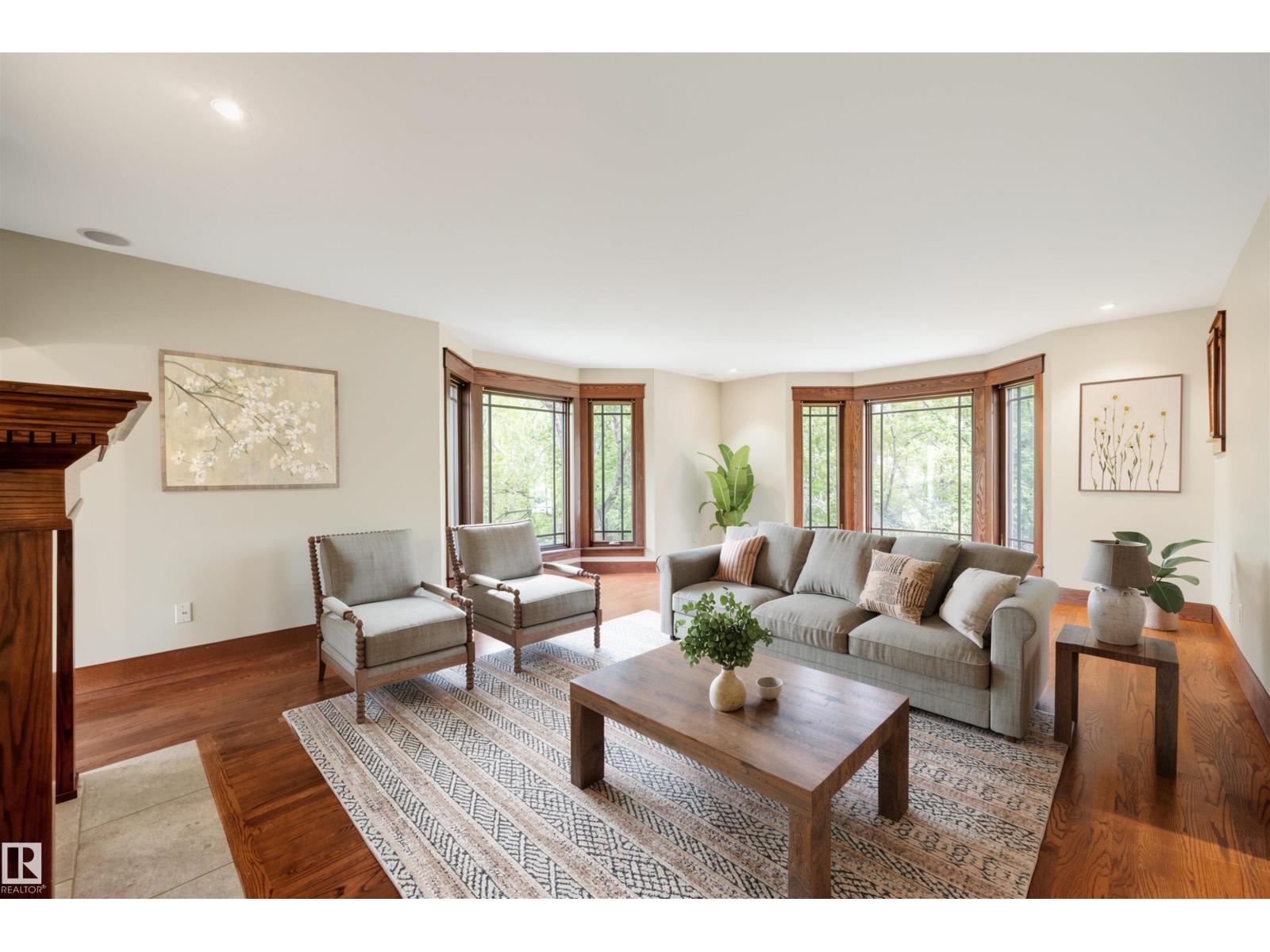 9652 86 Av Nw Property Photo 18