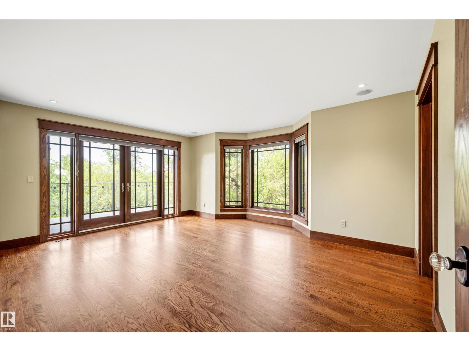 9652 86 Av Nw Property Photo 23