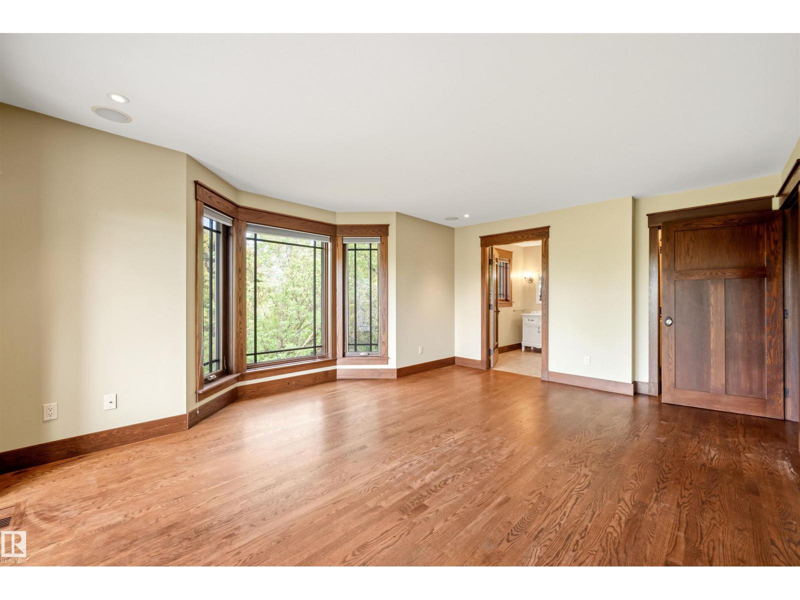 9652 86 Av Nw Property Photo 24