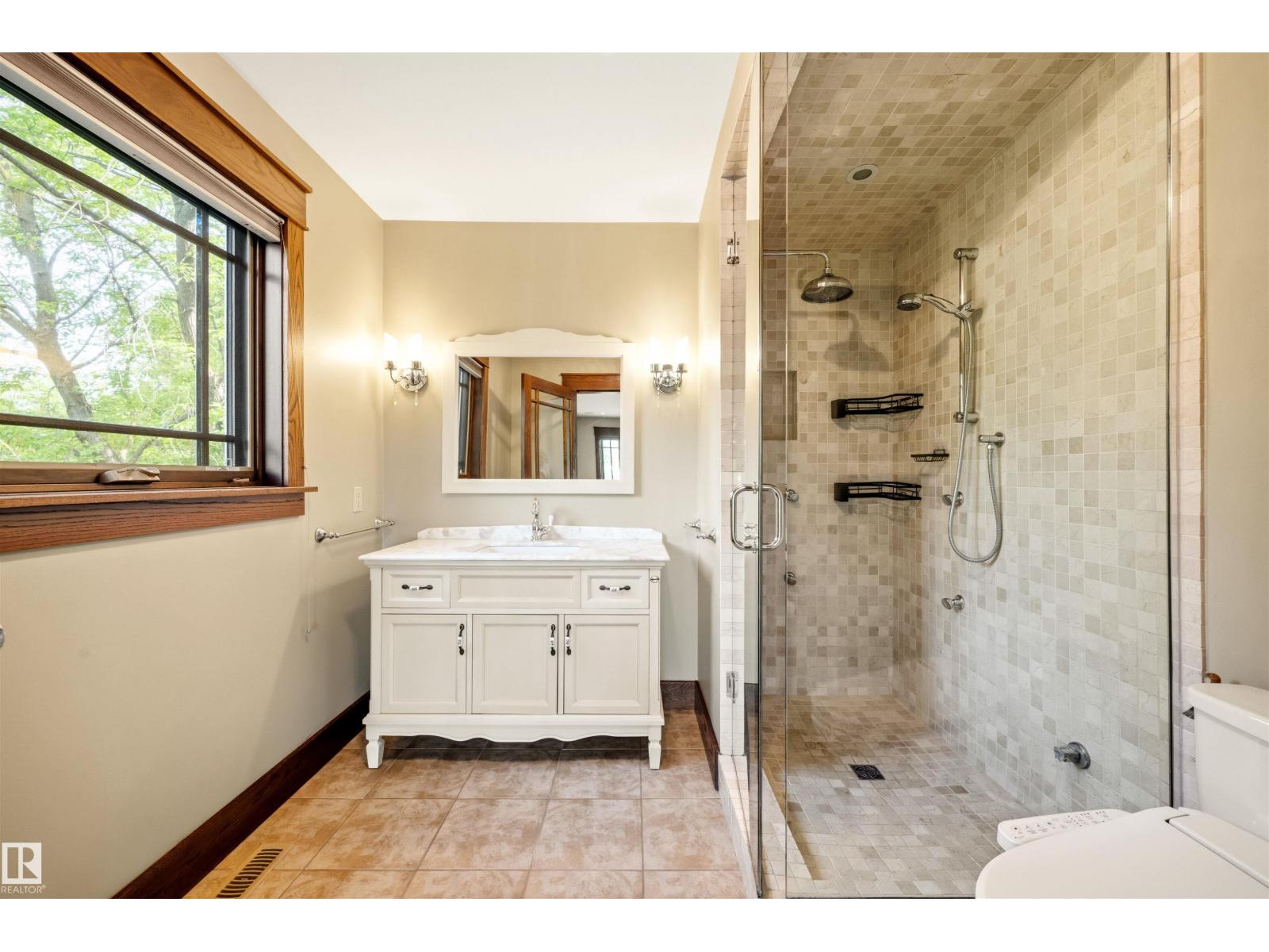 9652 86 Av Nw Property Photo 25