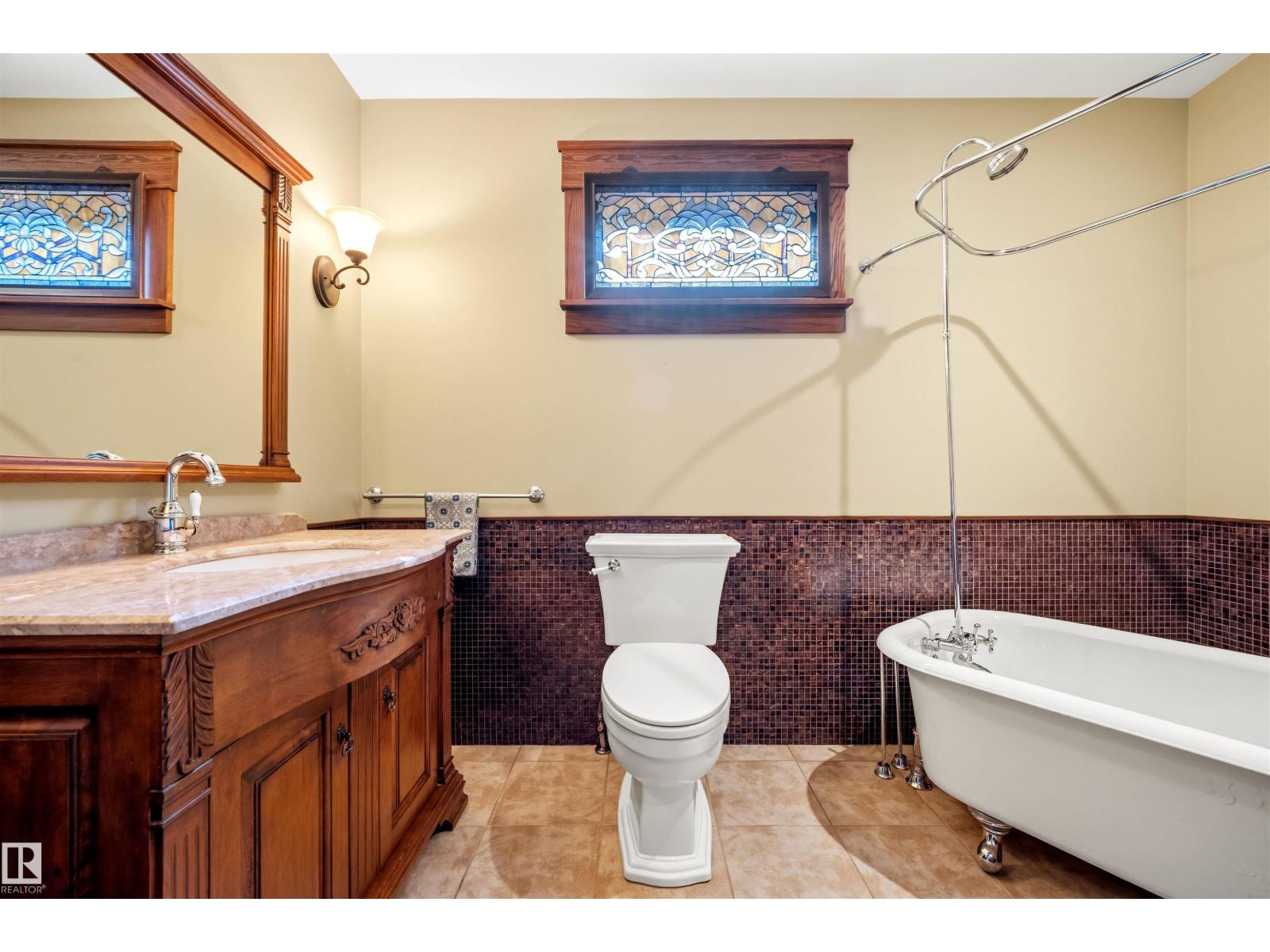 9652 86 Av Nw Property Photo 29