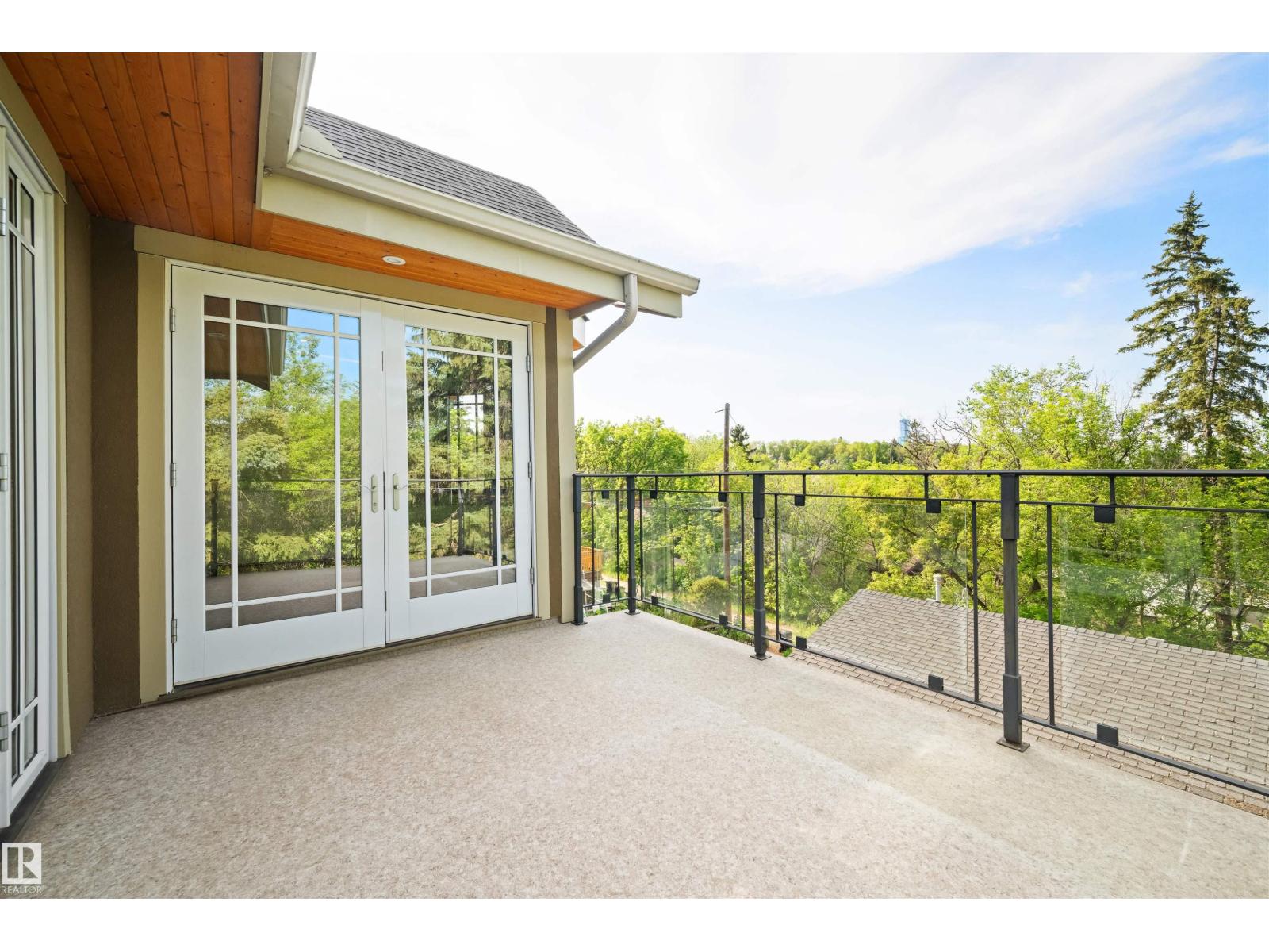 9652 86 Av Nw Property Photo 30