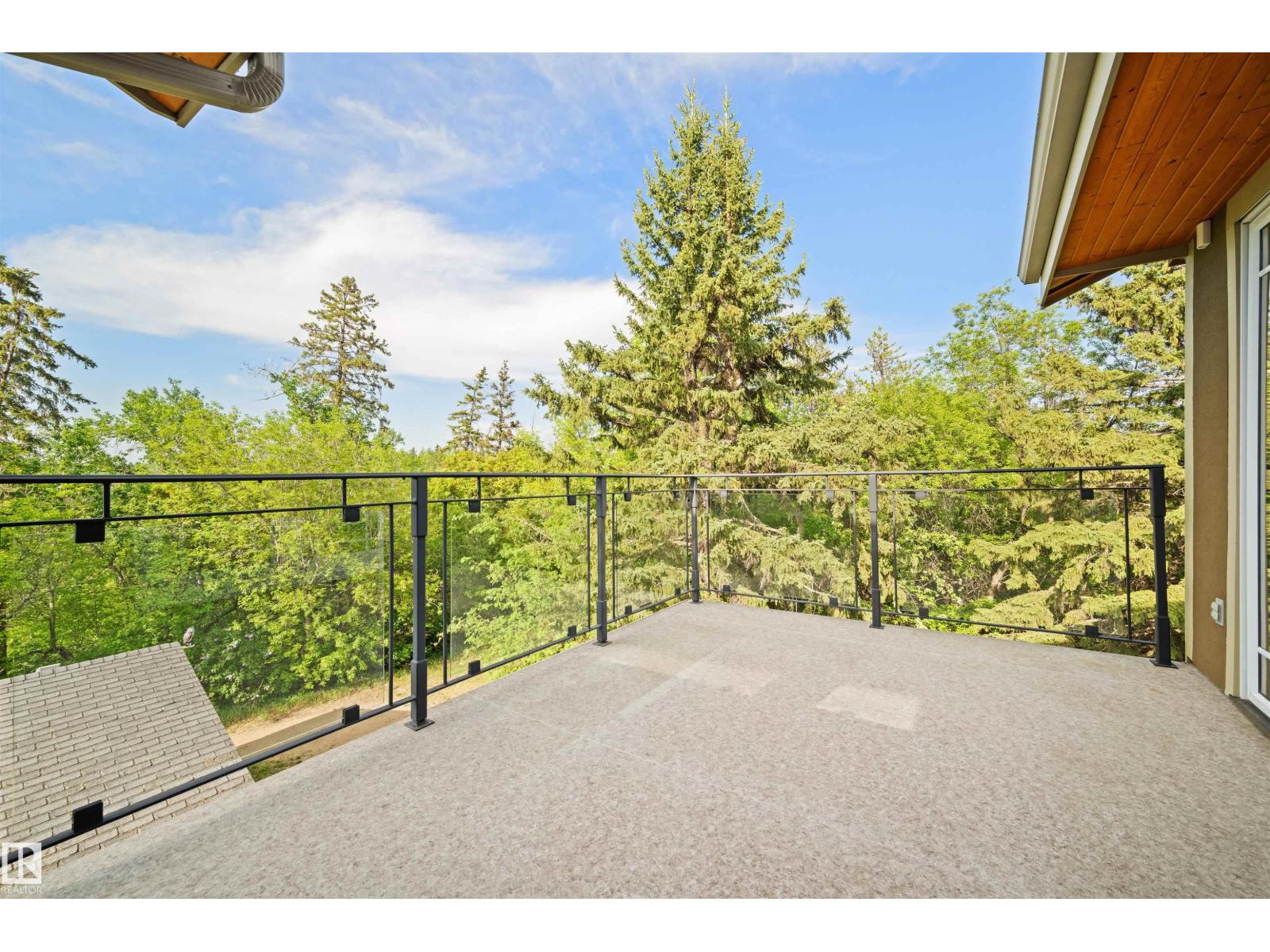 9652 86 Av Nw Property Photo 31