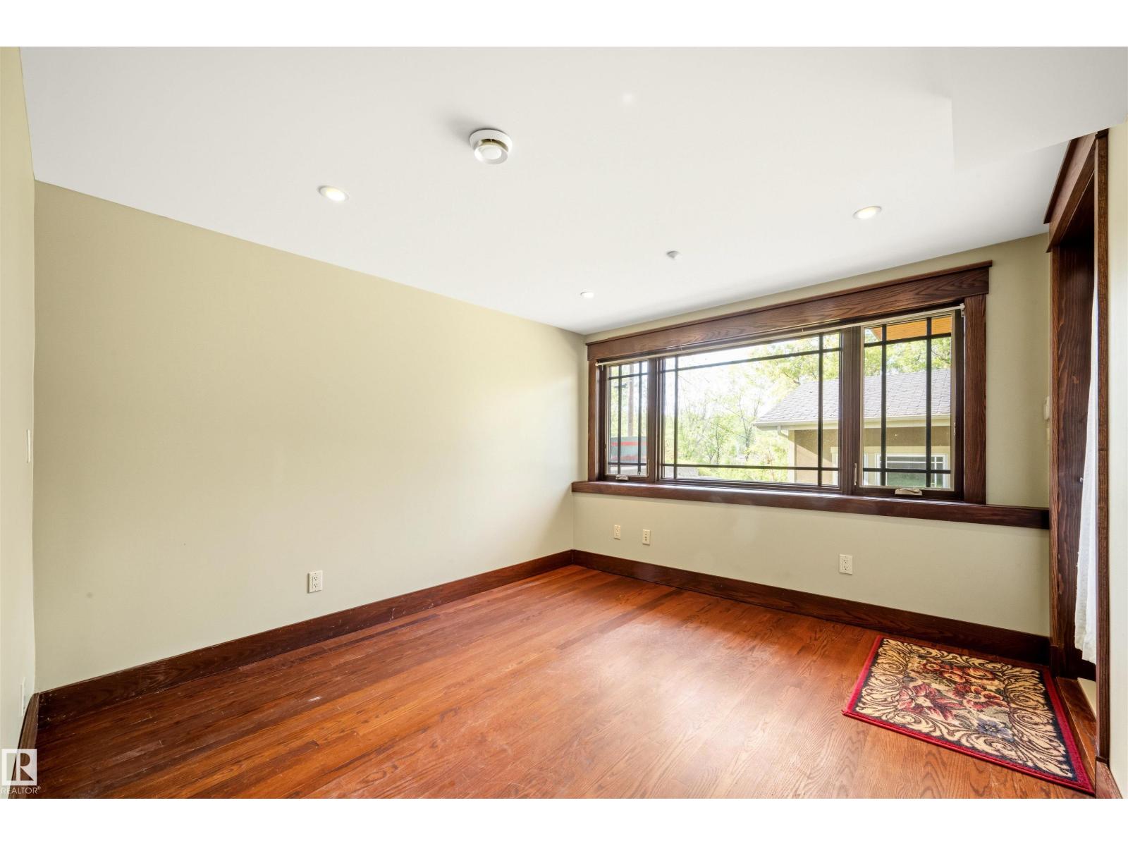 9652 86 Av Nw Property Photo 40