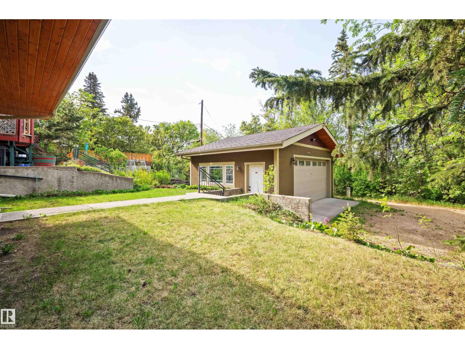 9652 86 Av Nw Property Photo 41