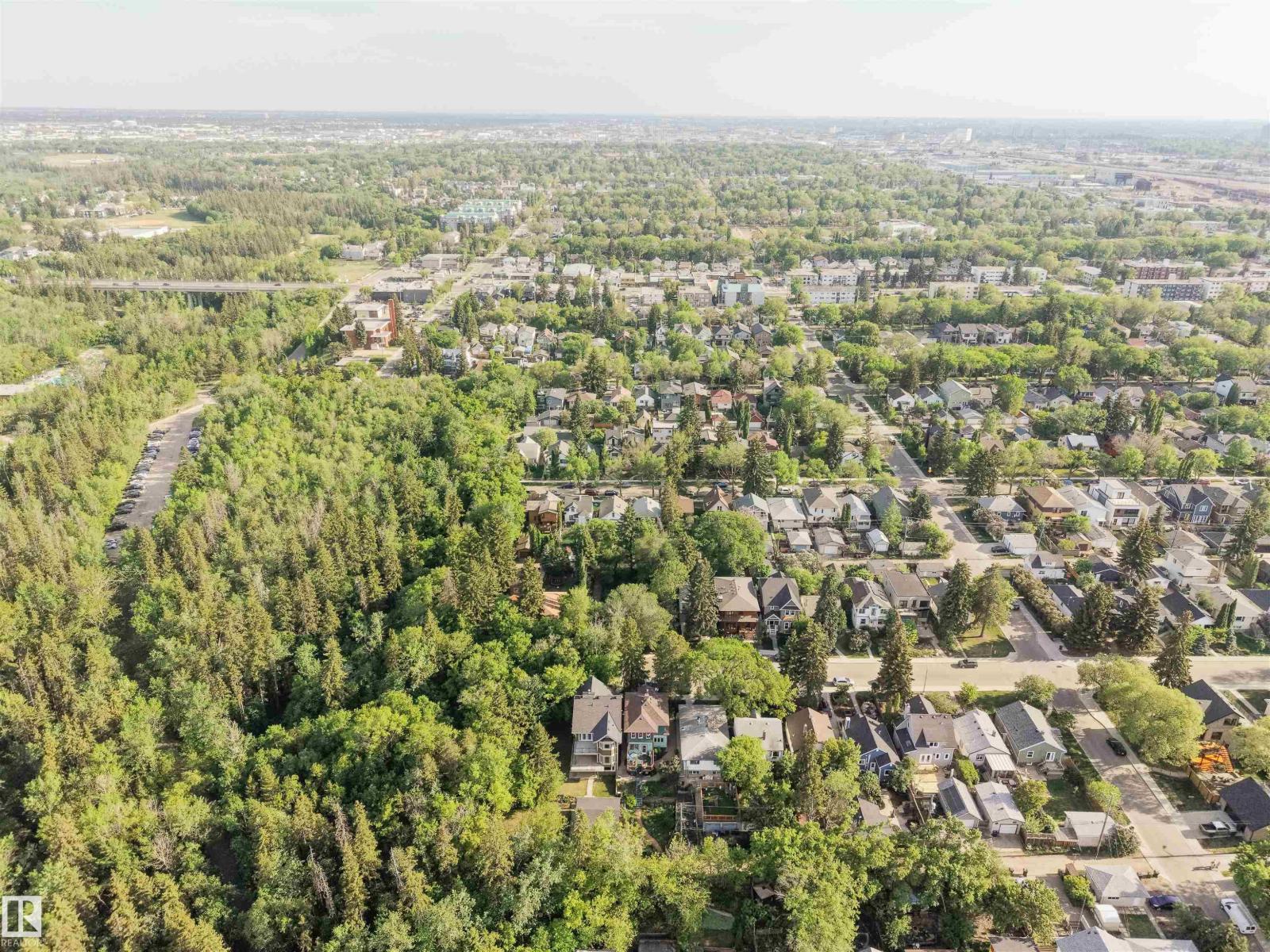 9652 86 Av Nw Property Photo 46