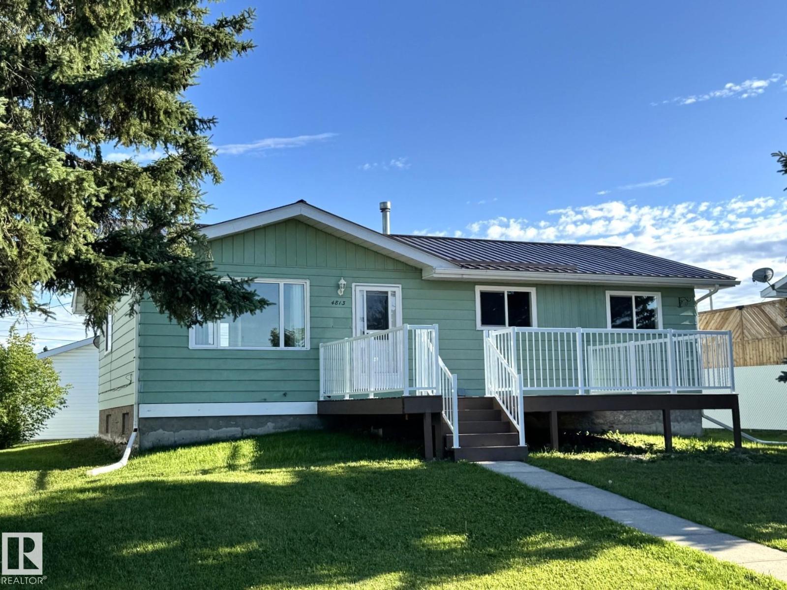 4813 56 Av Property Photo 1