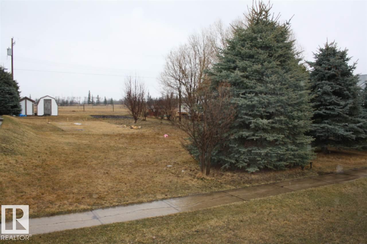 5112 51 Av Property Photo 2