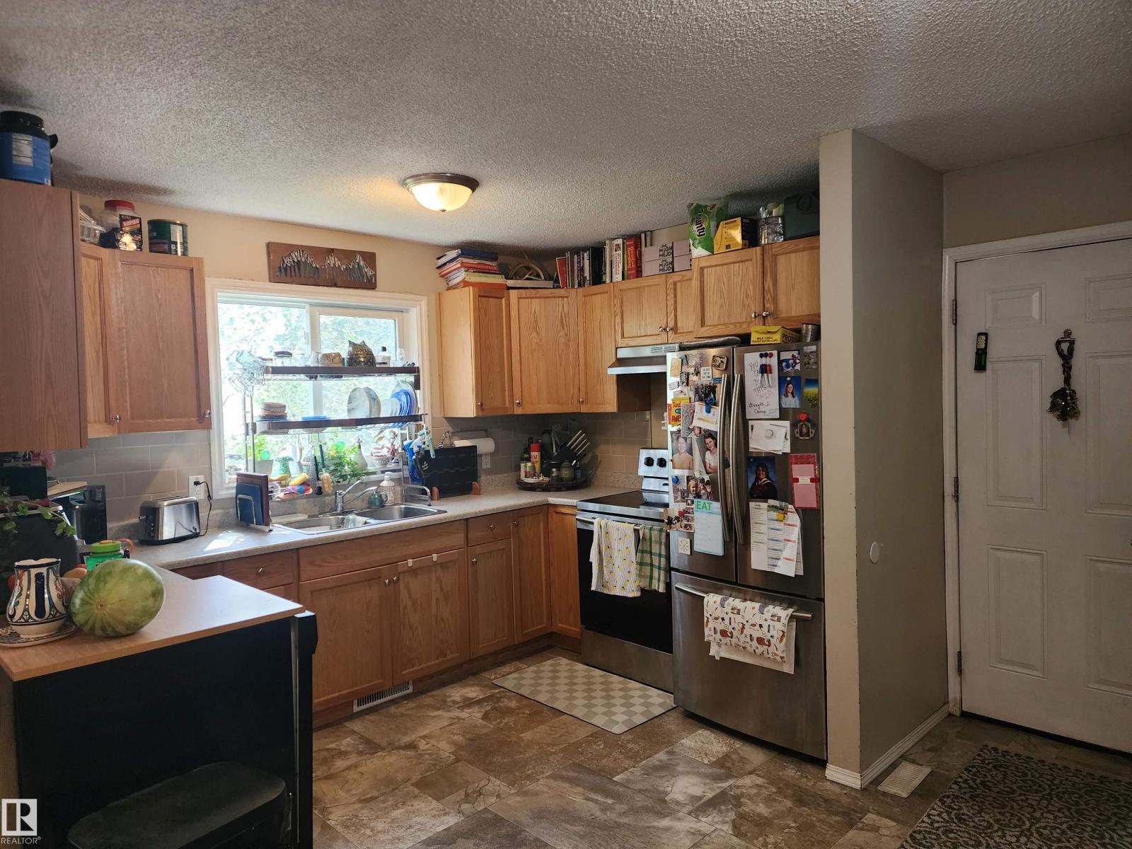 4806 52 Av Property Photo 3