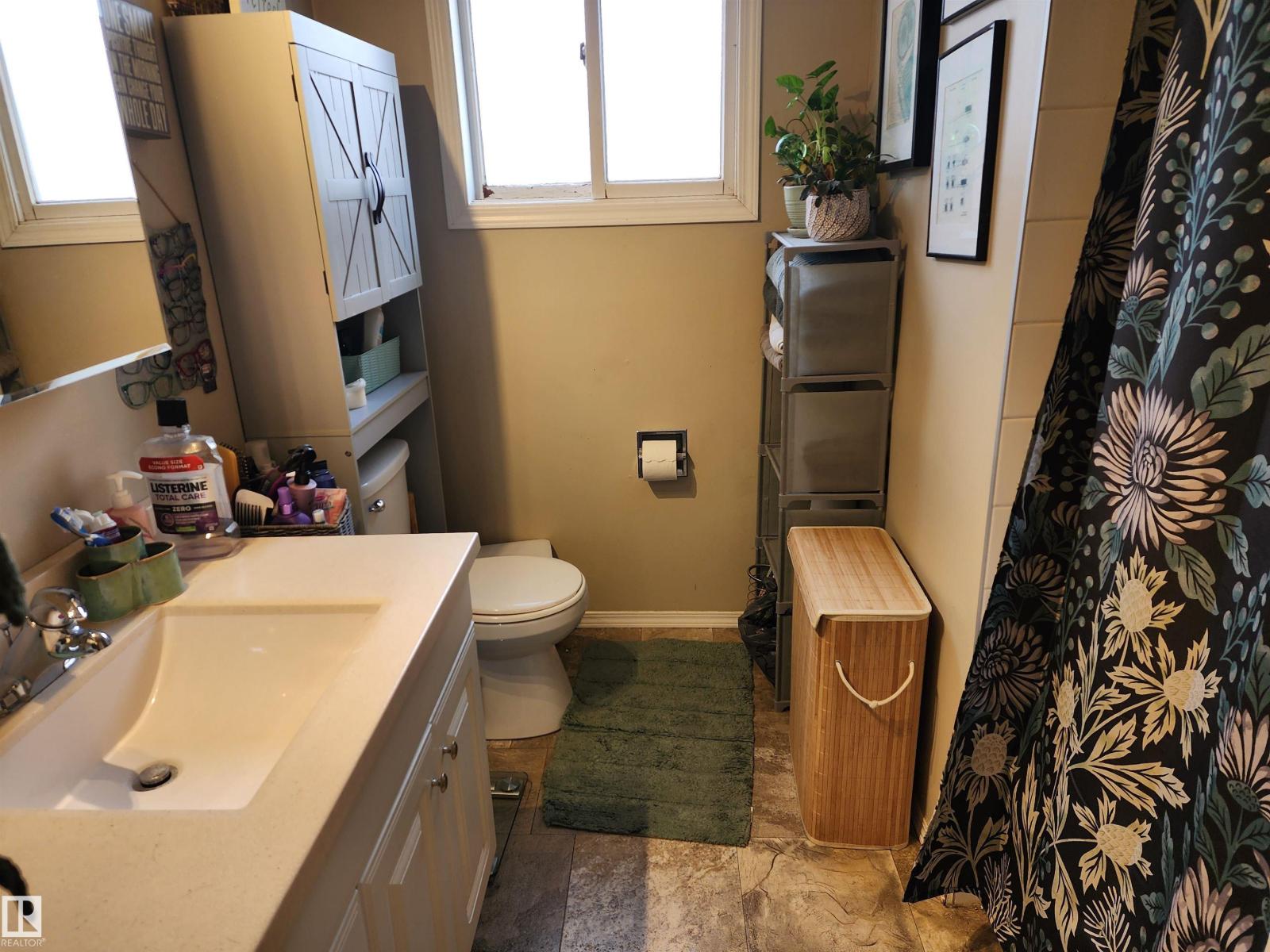 4806 52 Av Property Photo 13