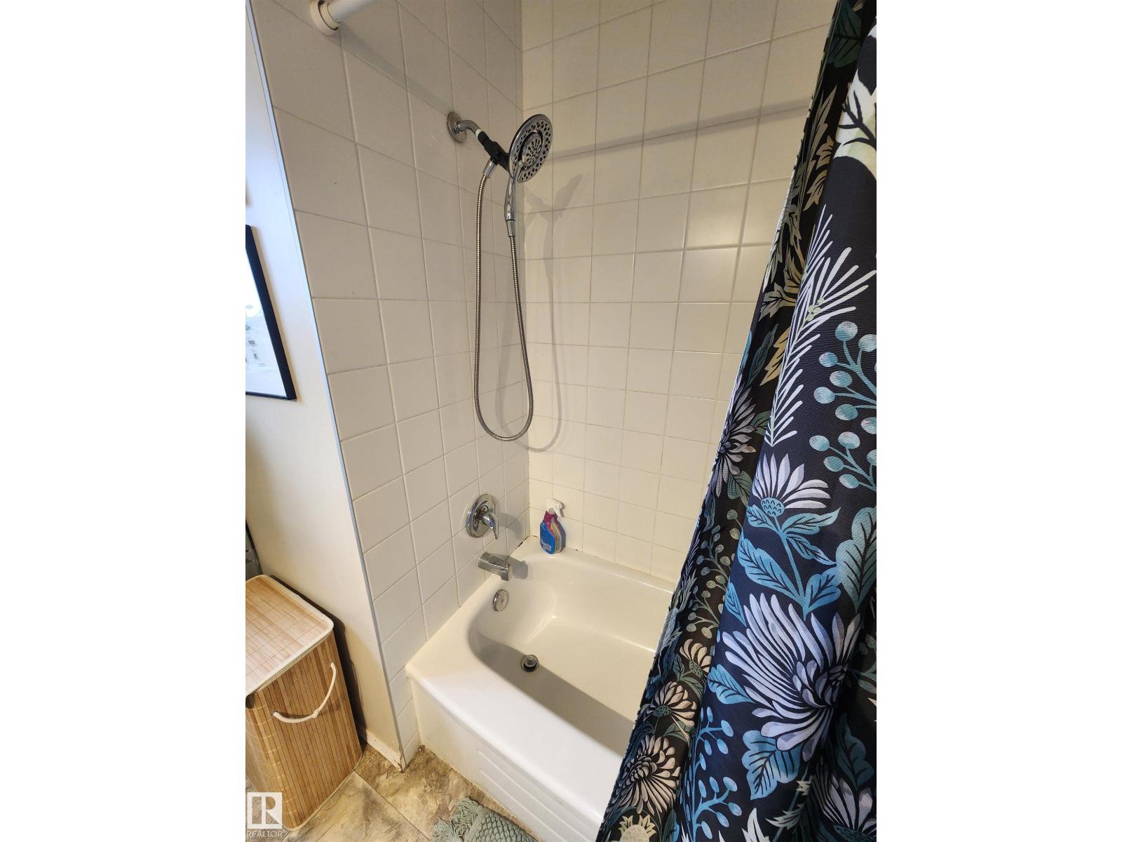4806 52 Av Property Photo 14