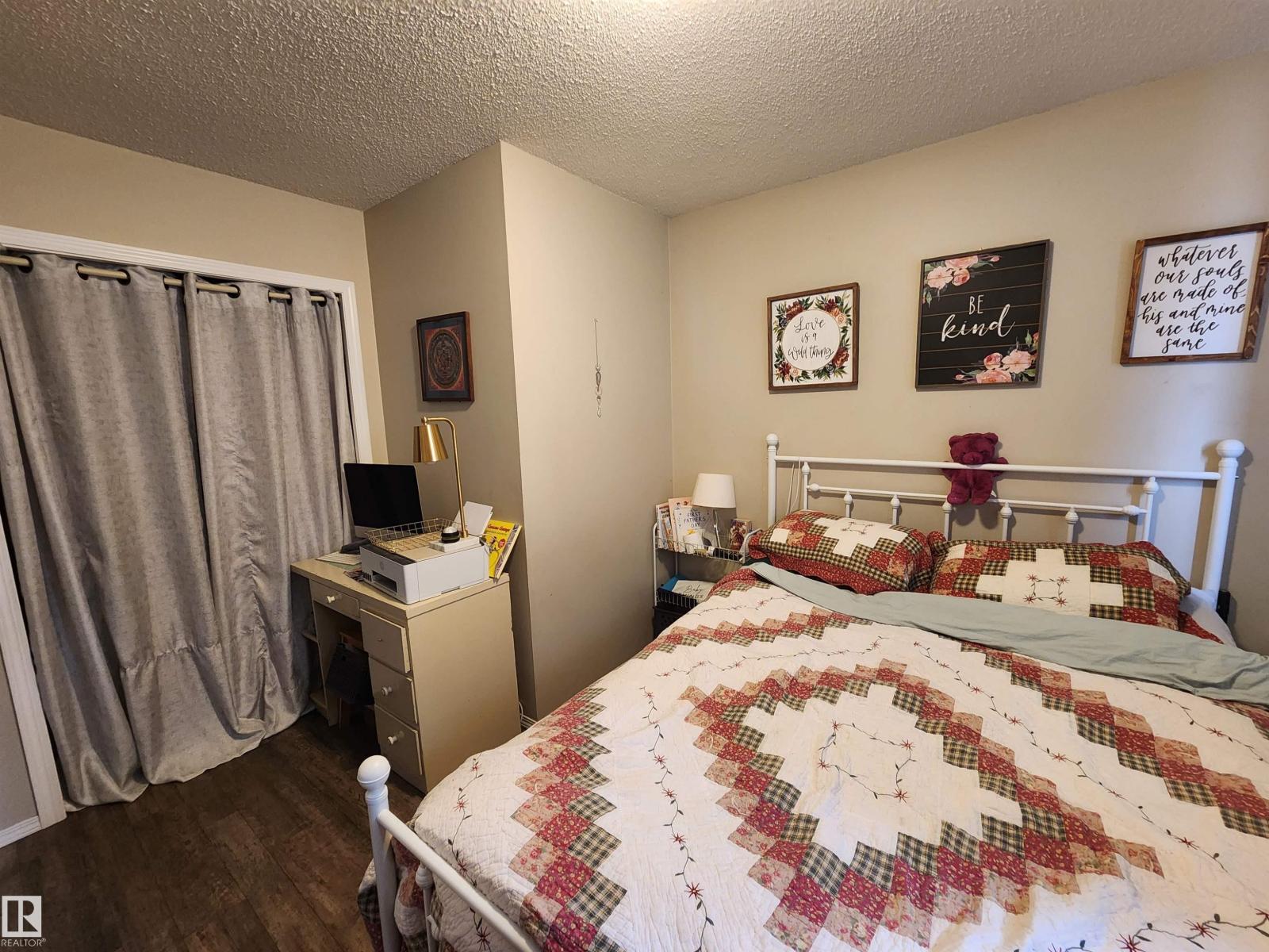 4806 52 Av Property Photo 18