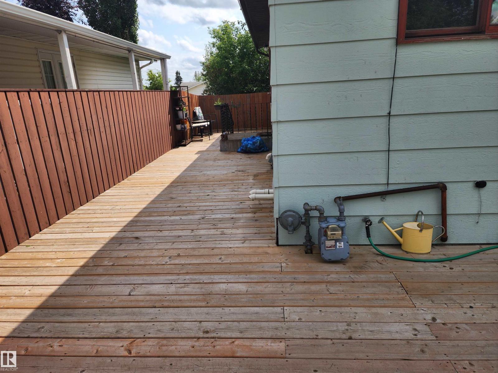 4806 52 Av Property Photo 24