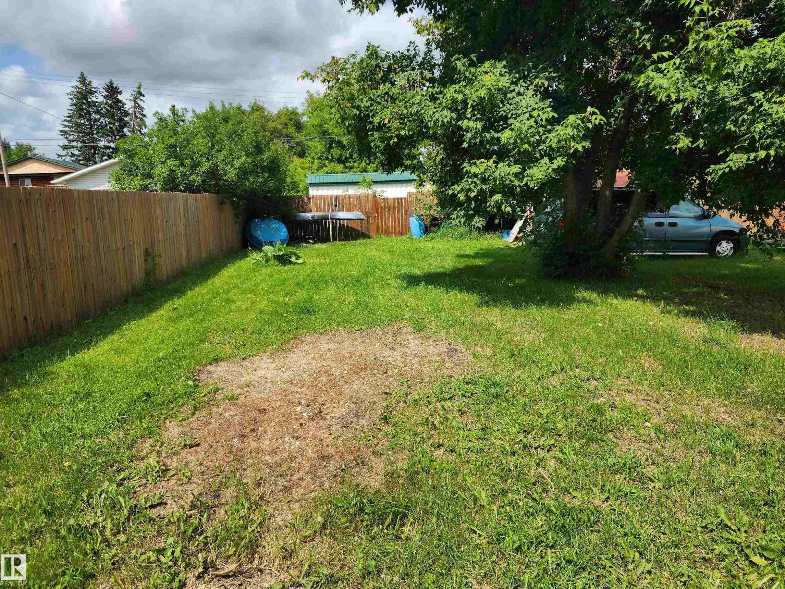 4806 52 Av Property Photo 27