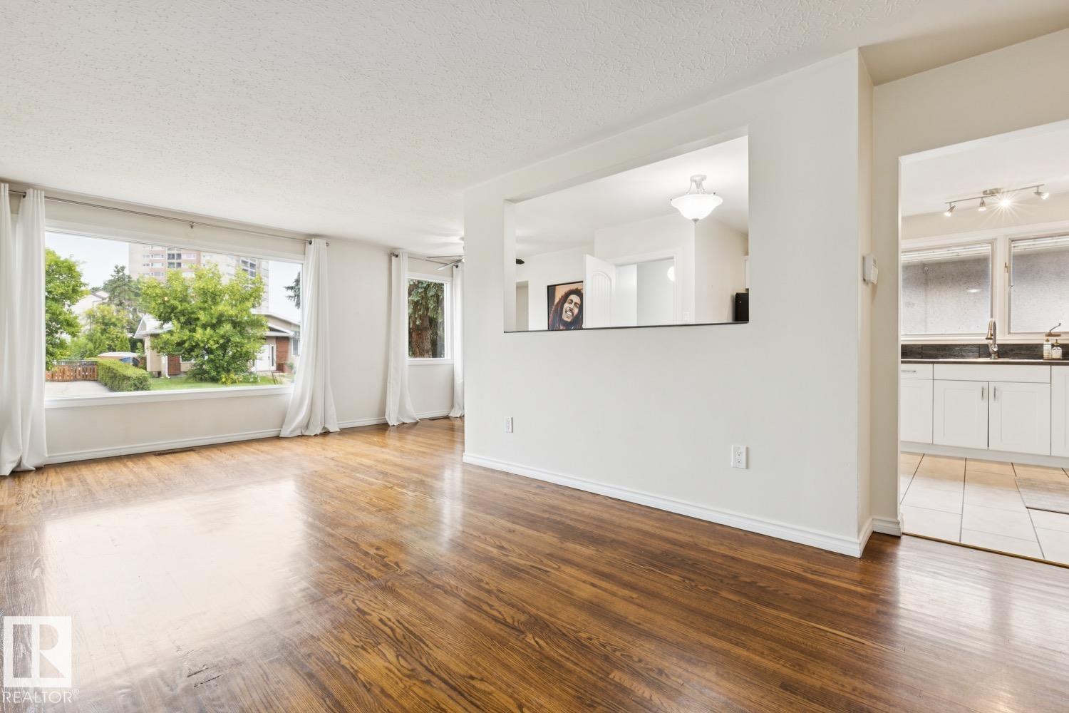8709 164a St Nw Property Photo 7