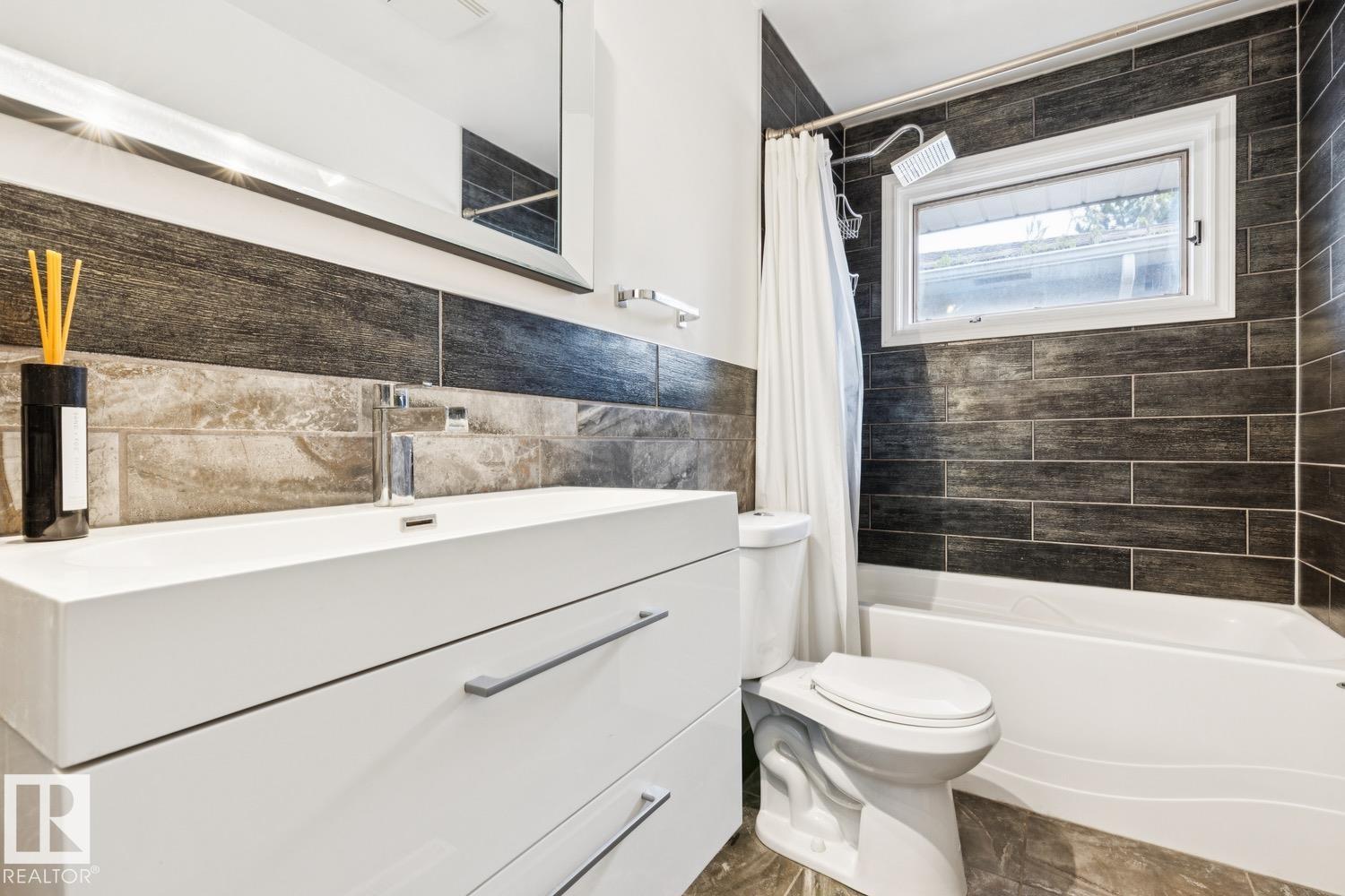 8709 164a St Nw Property Photo 22