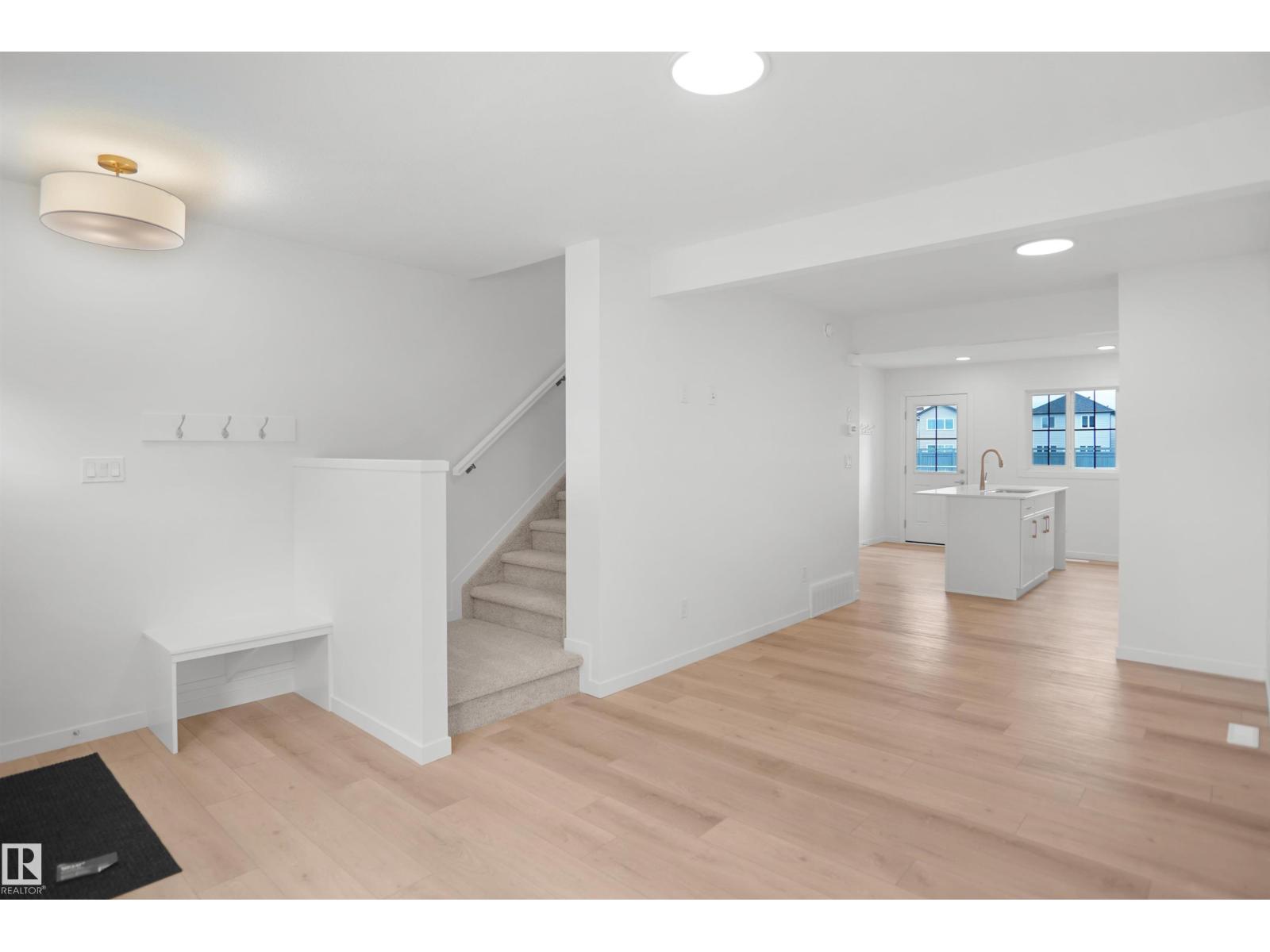 #74 3705 141 St Sw Property Photo 5