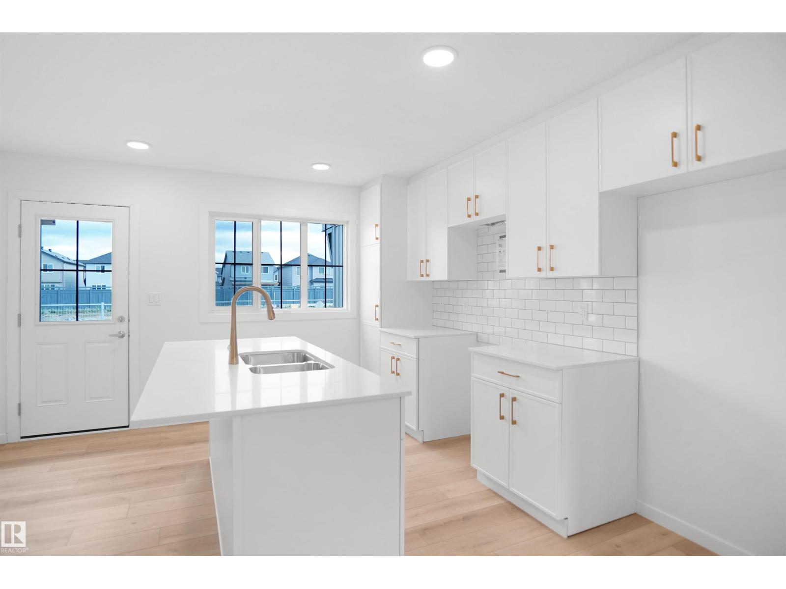 #74 3705 141 St Sw Property Photo 10