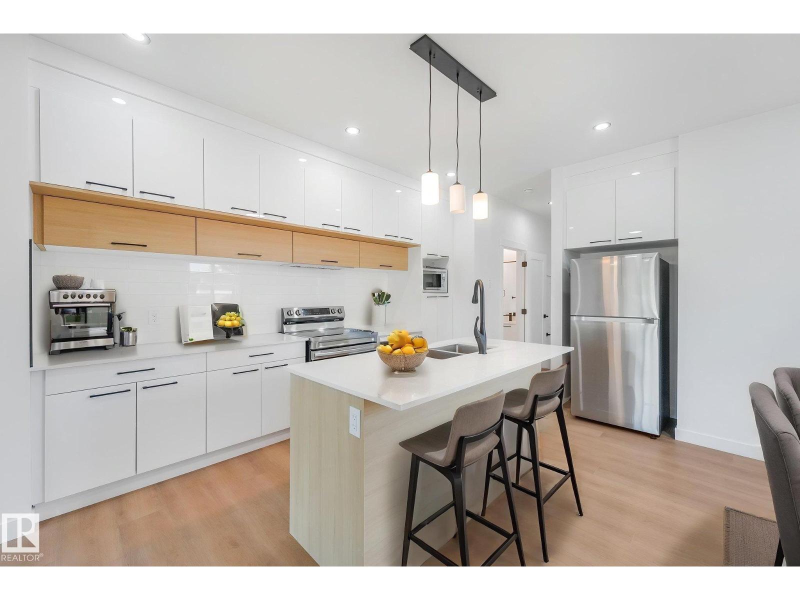 11307 46 Av Nw Property Photo 16