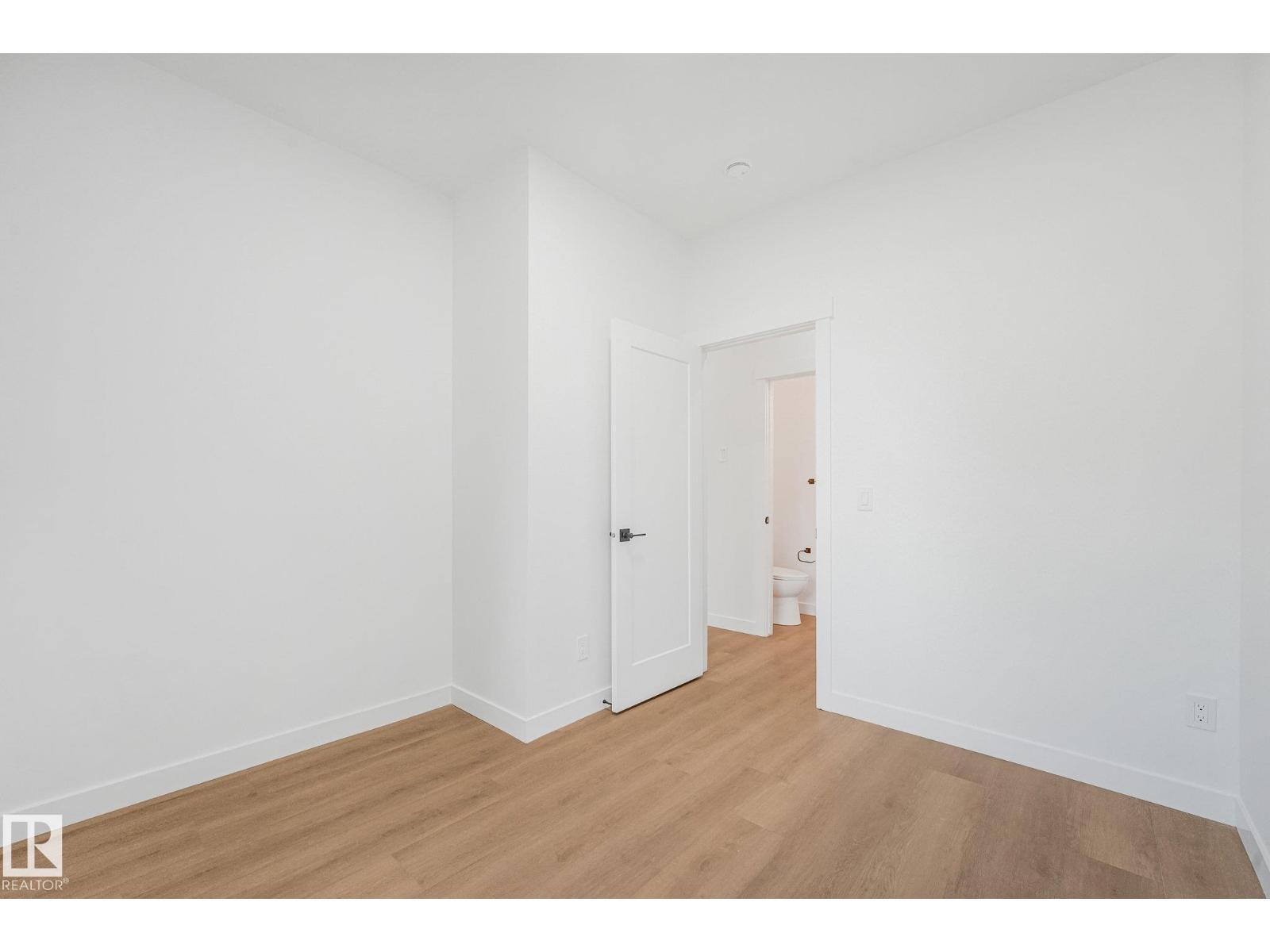 11307 46 Av Nw Property Photo 21