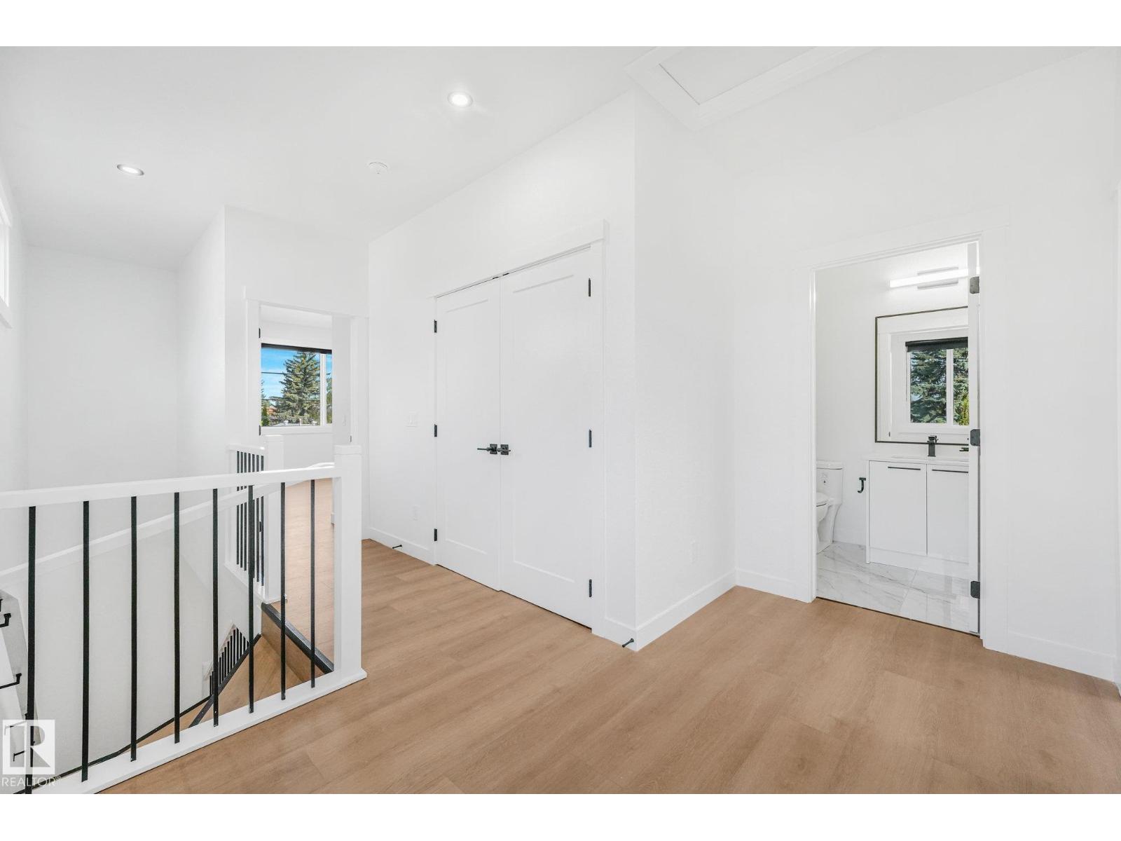 11307 46 Av Nw Property Photo 28
