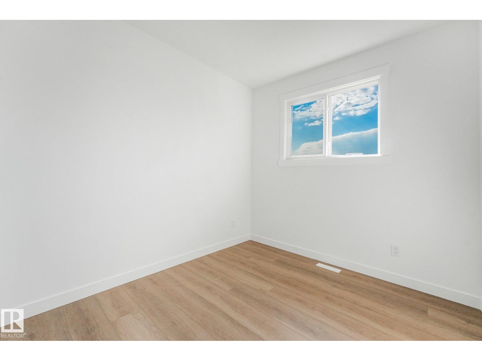 11307 46 Av Nw Property Photo 34