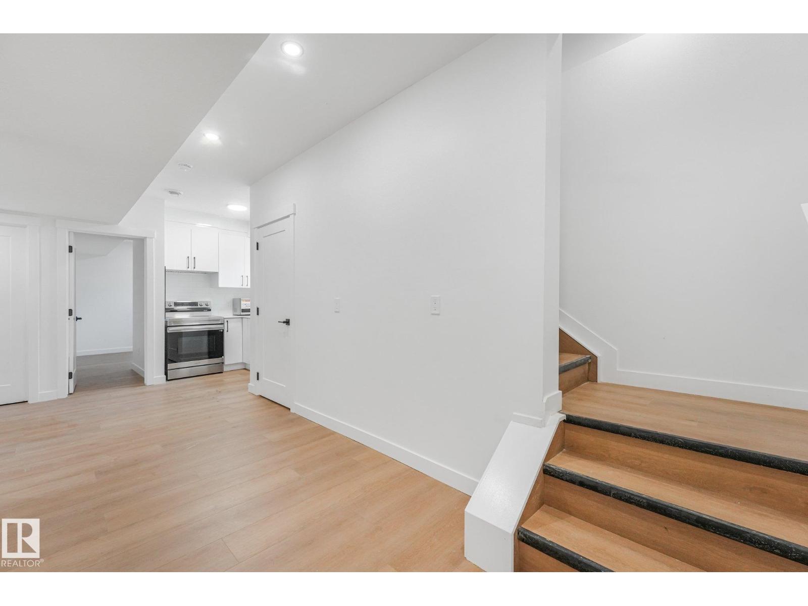 11307 46 Av Nw Property Photo 35