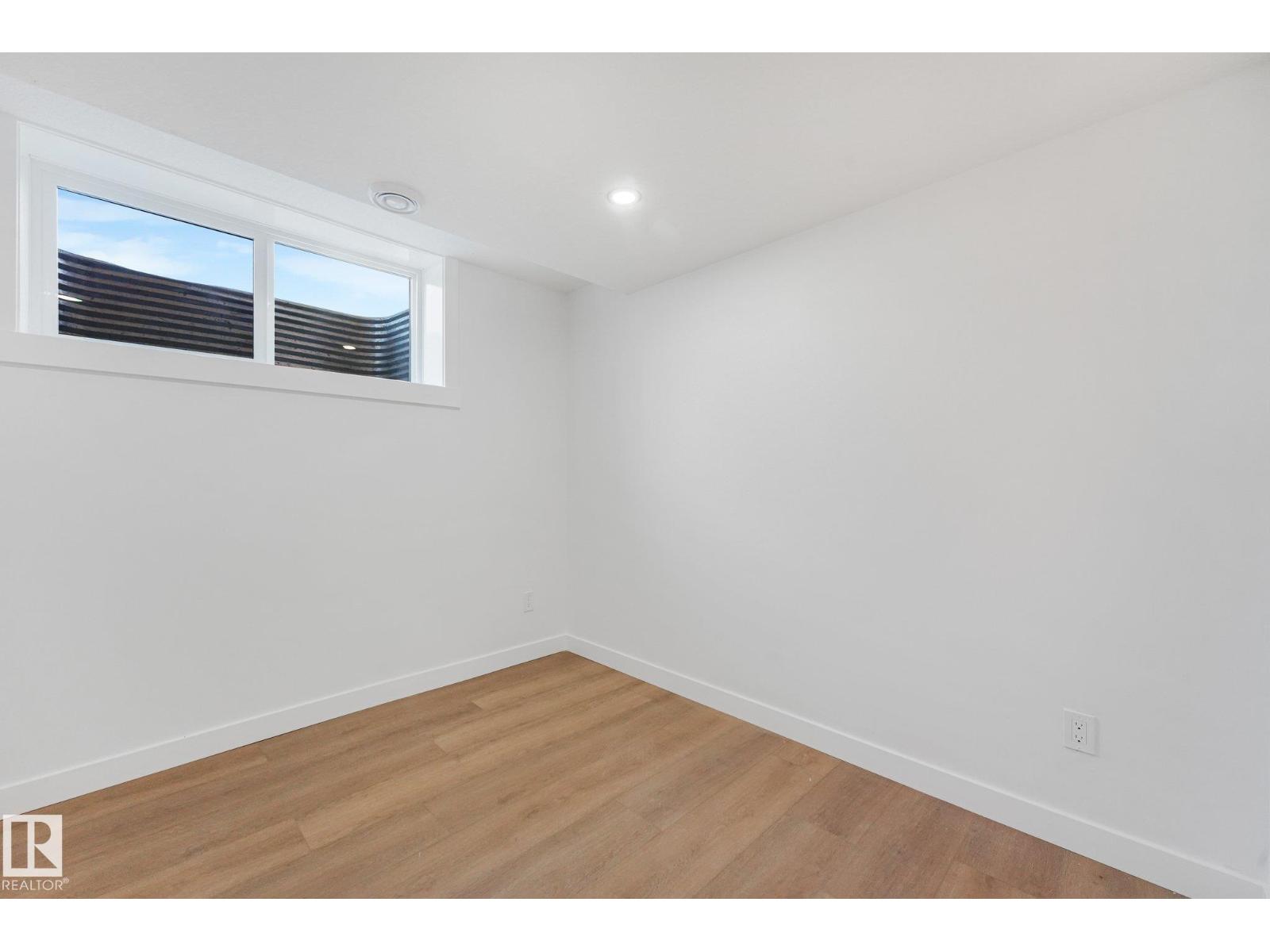 11307 46 Av Nw Property Photo 36