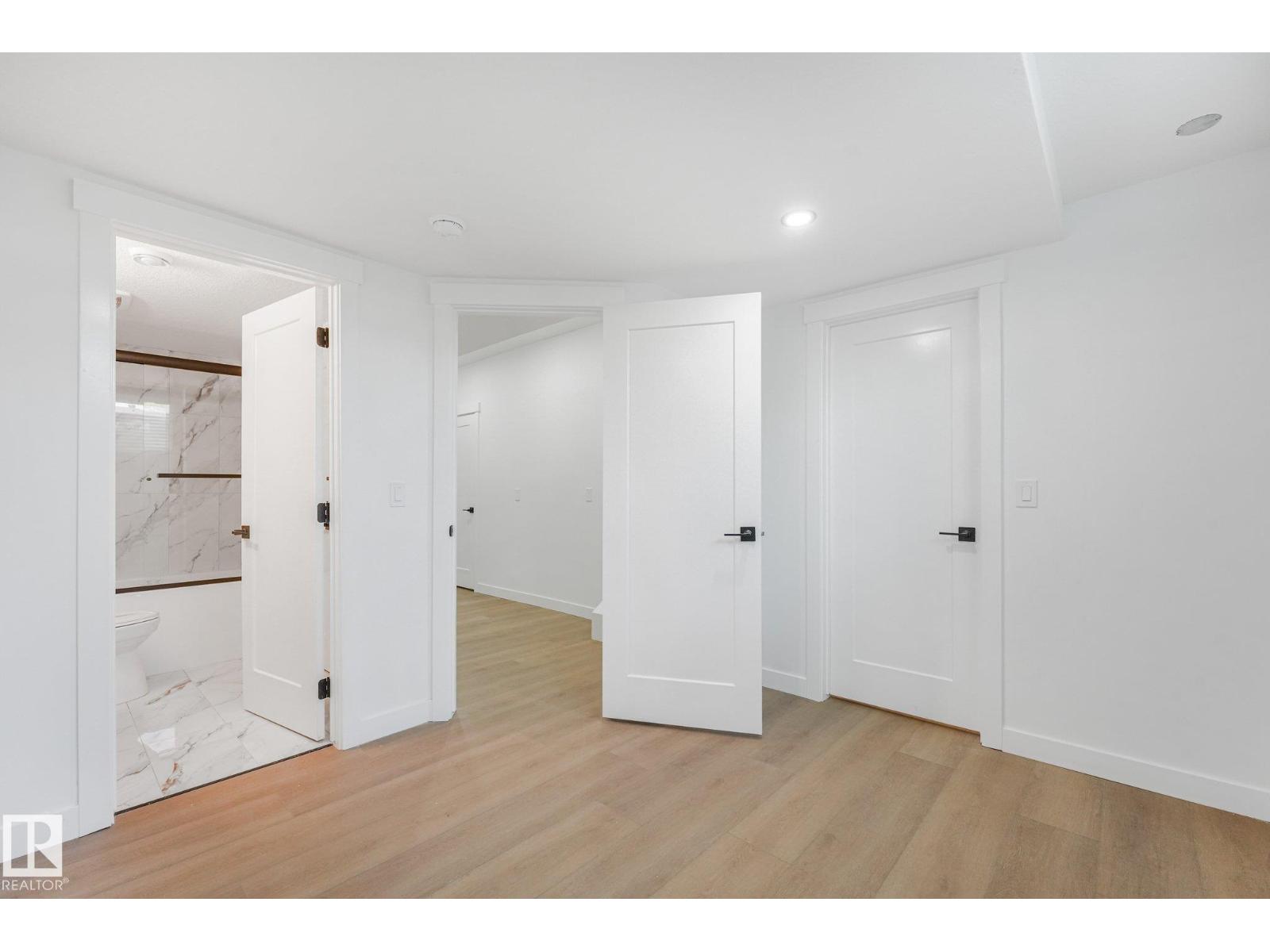 11307 46 Av Nw Property Photo 37
