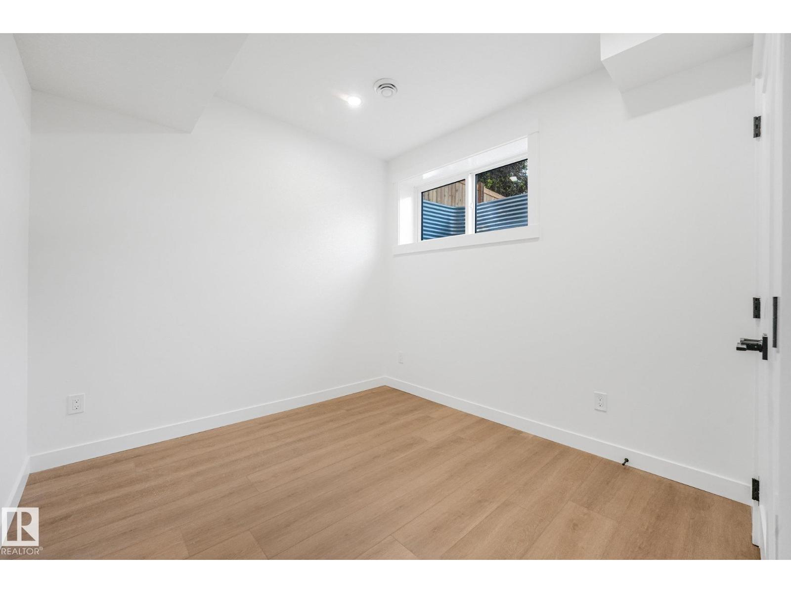 11307 46 Av Nw Property Photo 40