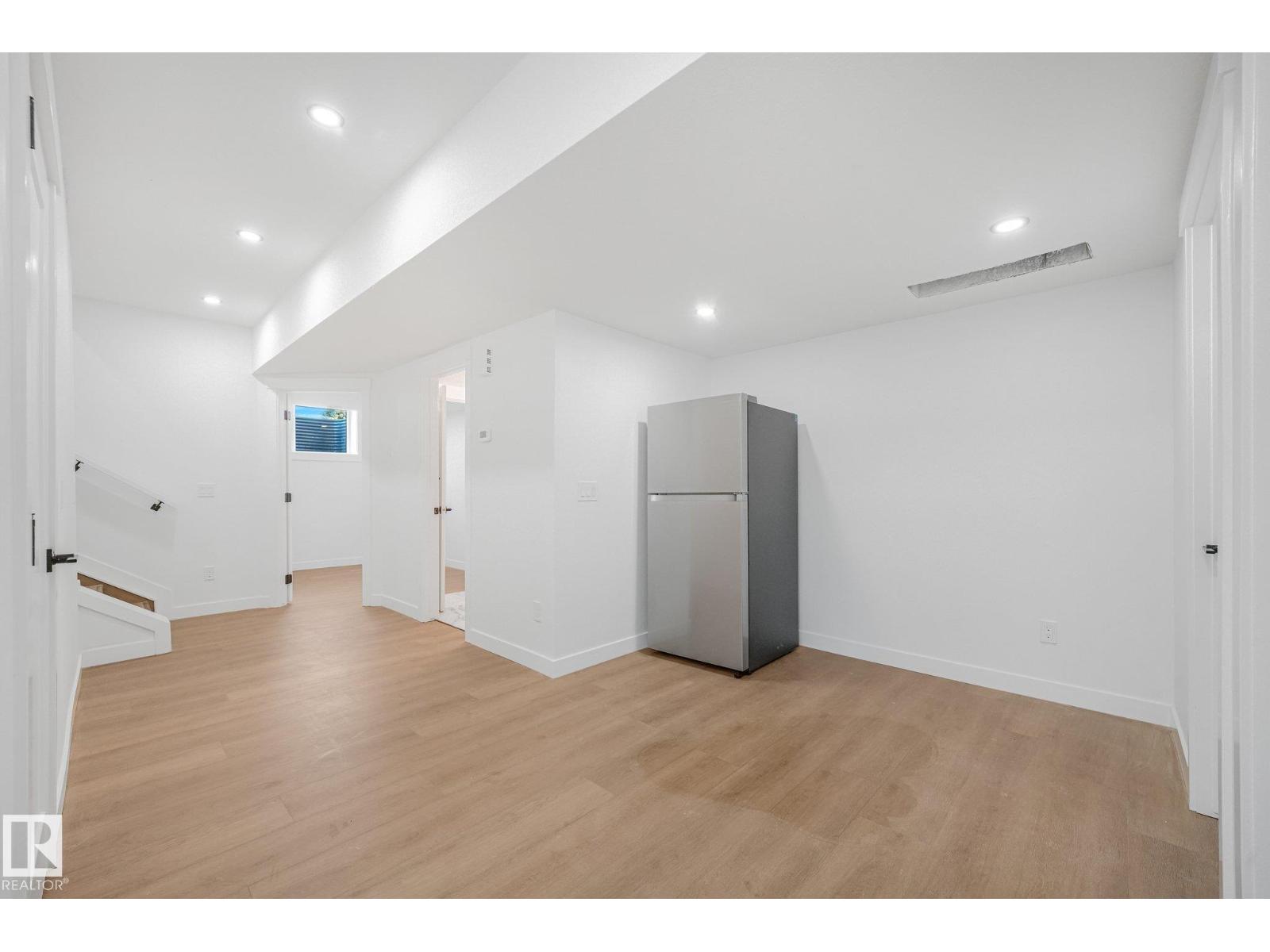 11307 46 Av Nw Property Photo 41
