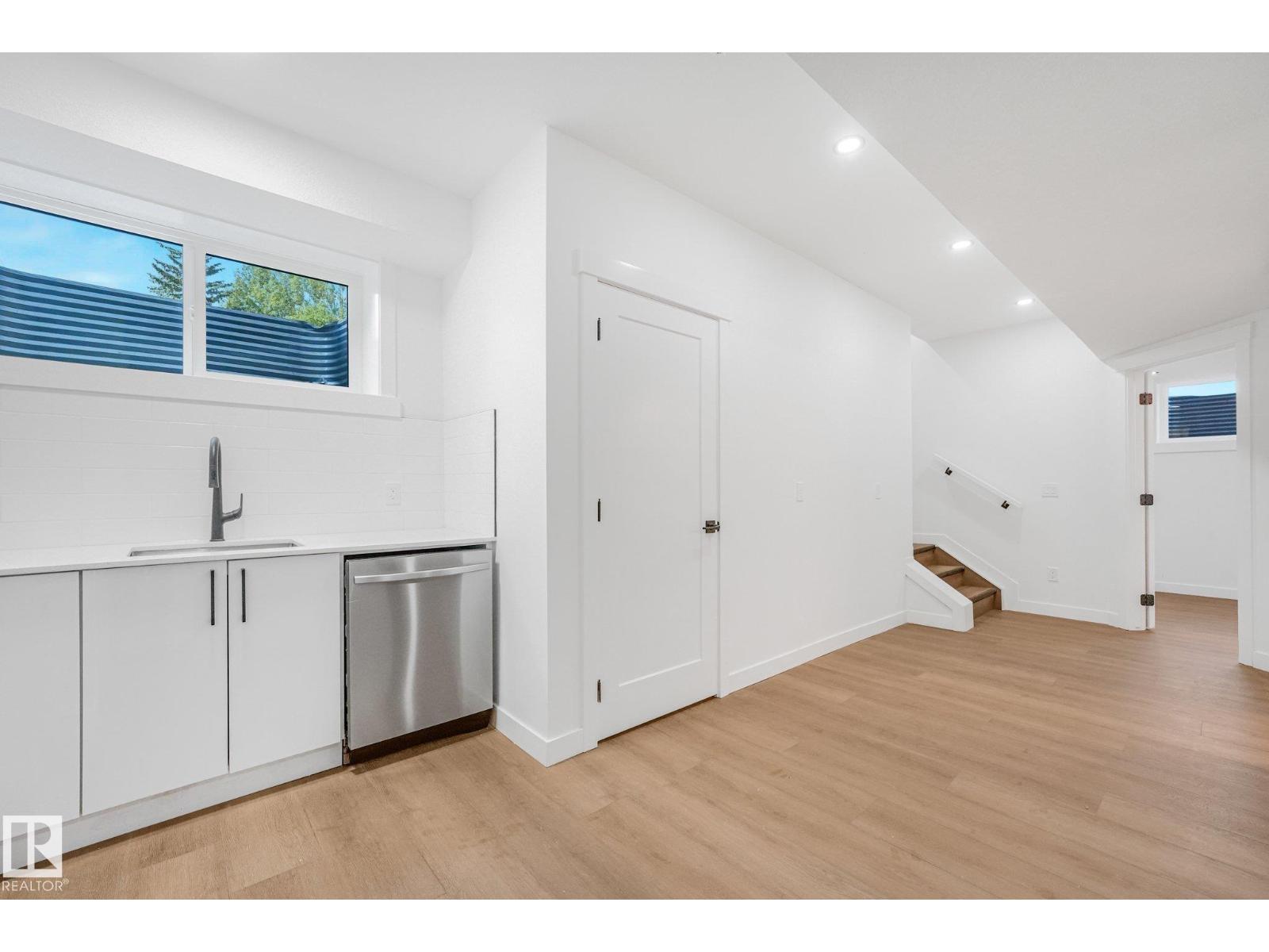 11307 46 Av Nw Property Photo 44
