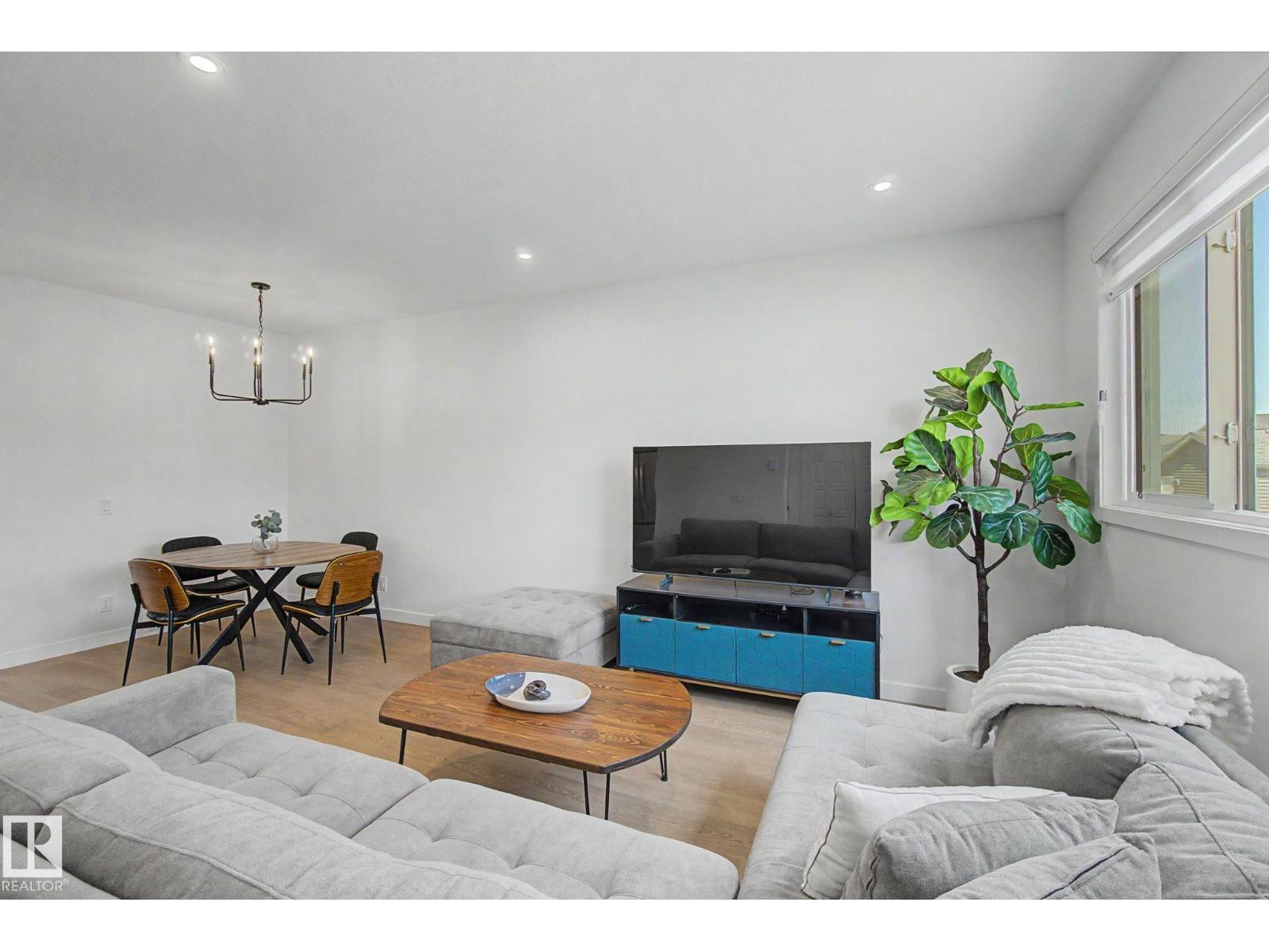 5745 Hawthorn Cm Sw Property Photo 17