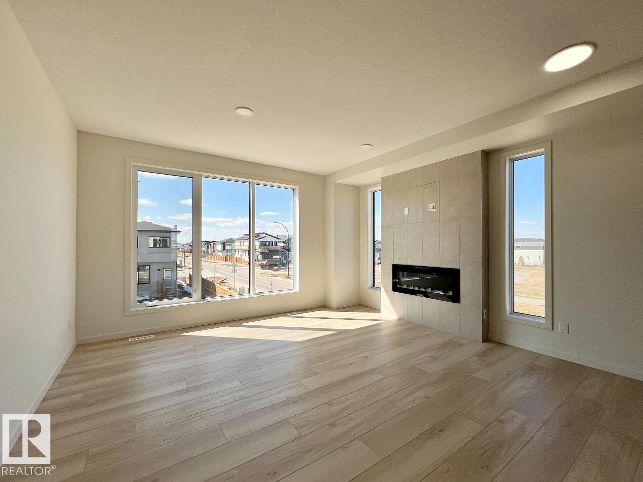 124 Westwind Dr Property Photo 4