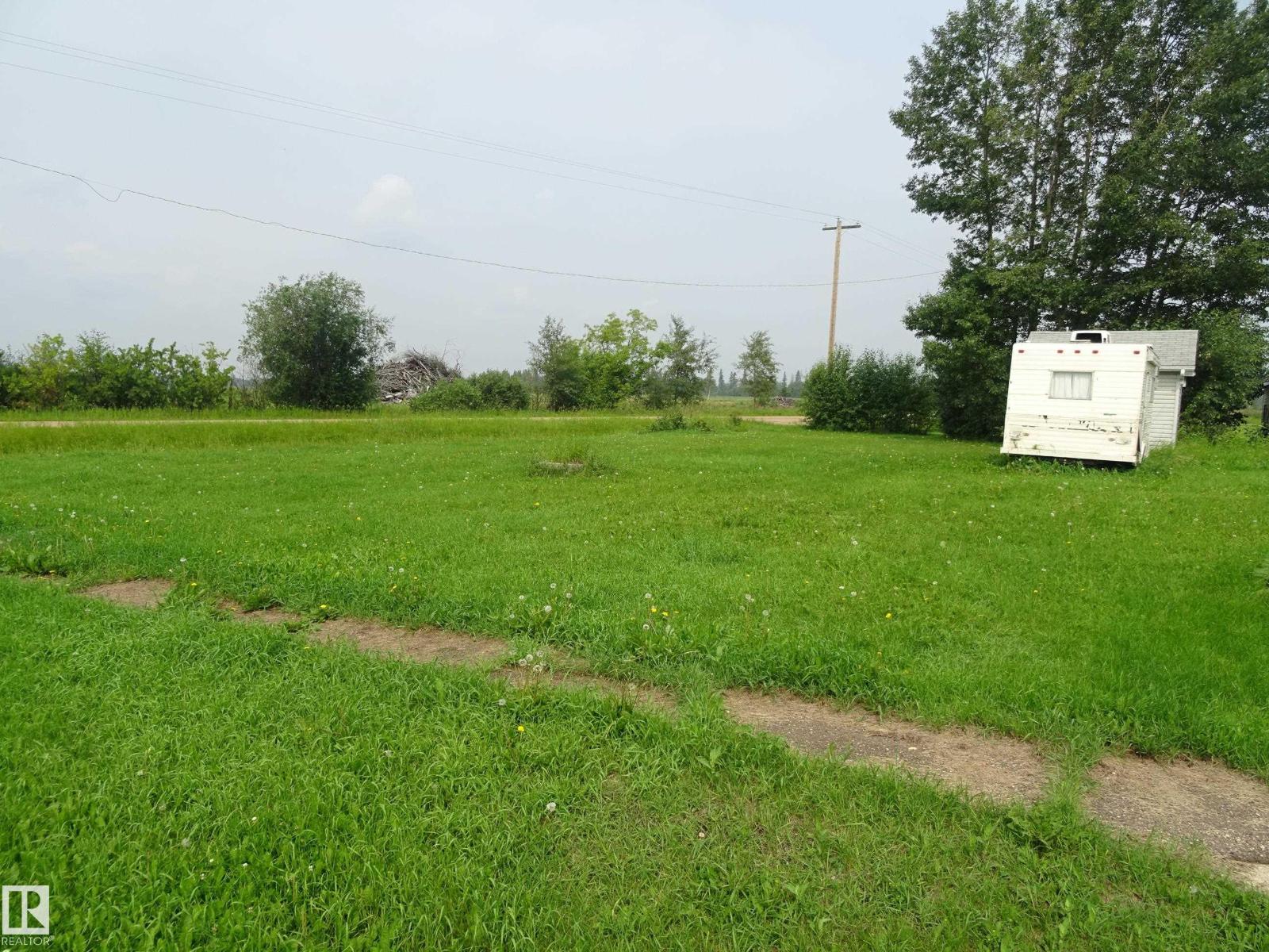5140 51 Av Property Photo 3
