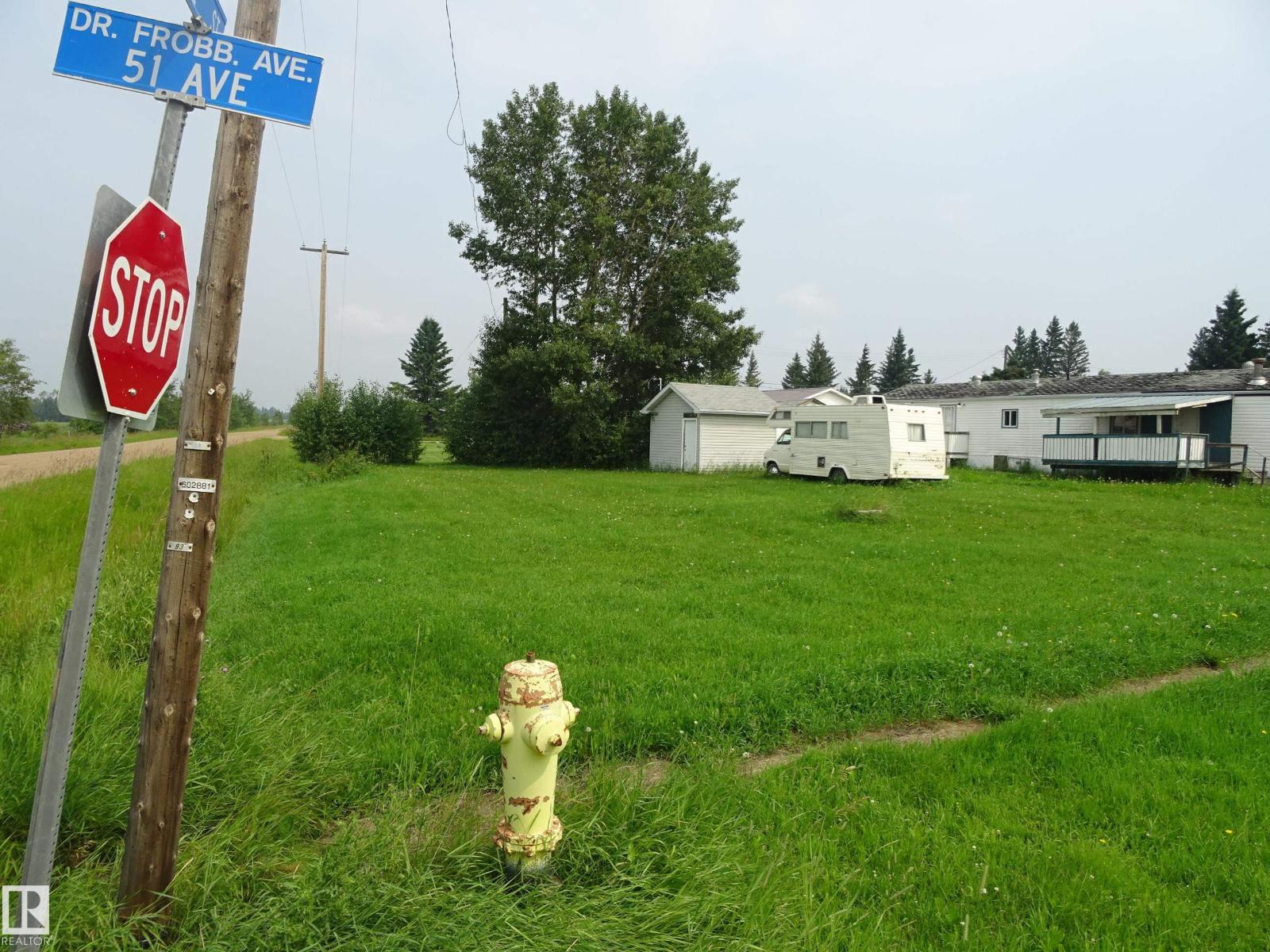 5140 51 Av Property Photo 4