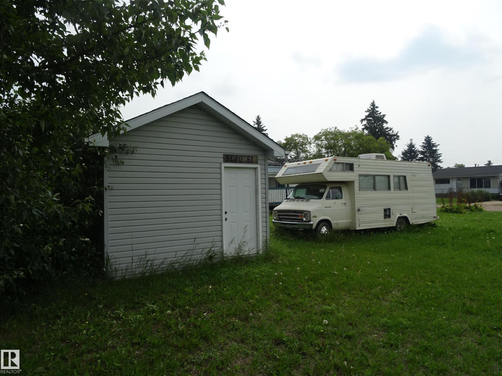 5140 51 Av Property Photo 6