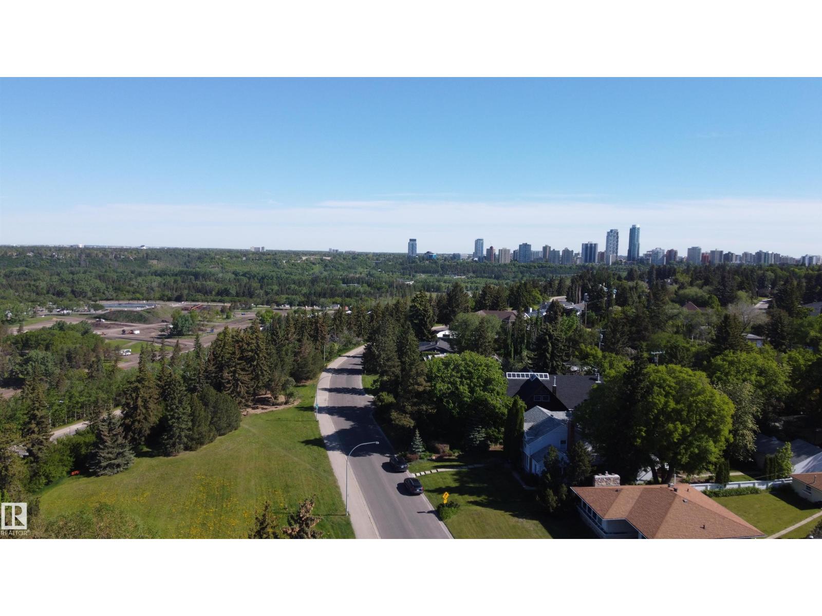 8715 Saskatchewan Dr Nw Property Photo 4