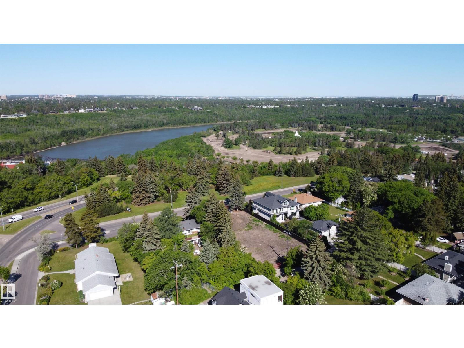 8715 Saskatchewan Dr Nw Property Photo 5