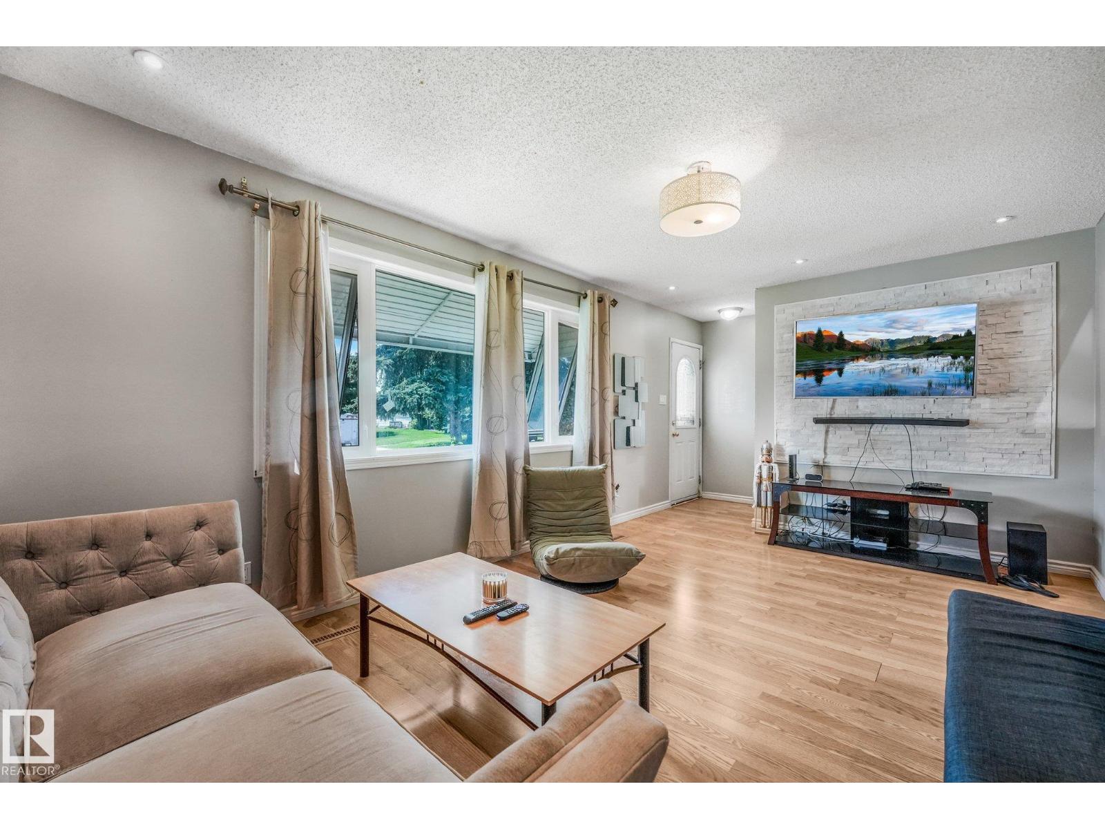 5914 91 AV NW