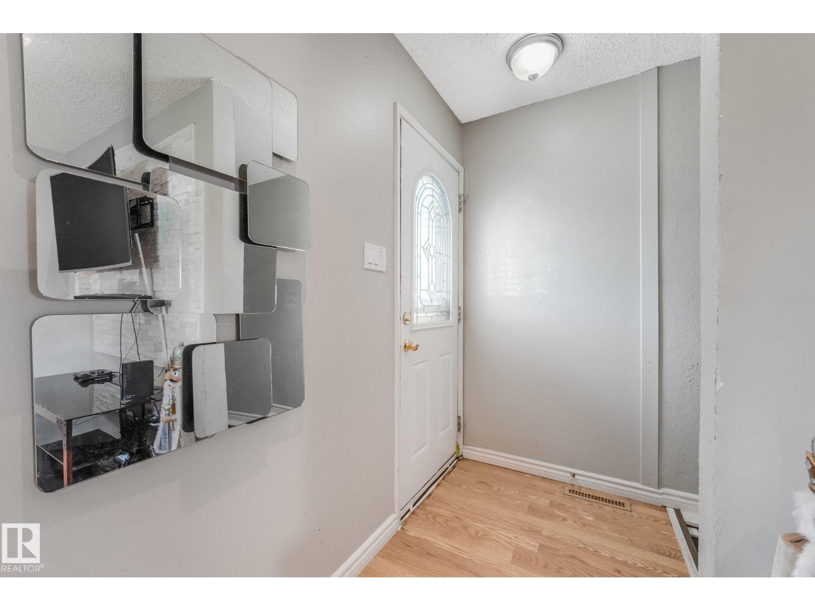 5914 91 Av Nw Property Photo 6