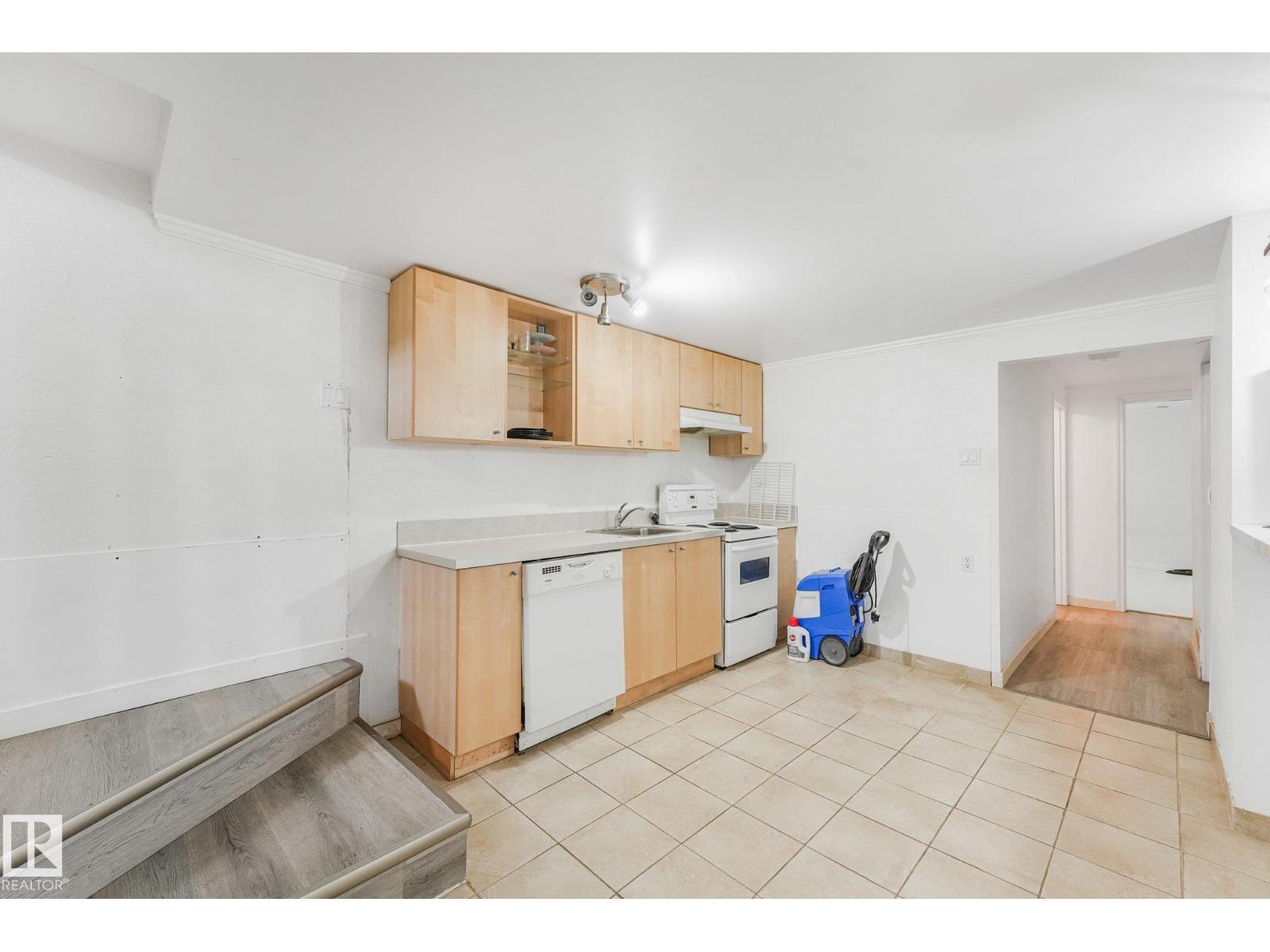 5914 91 Av Nw Property Photo 33