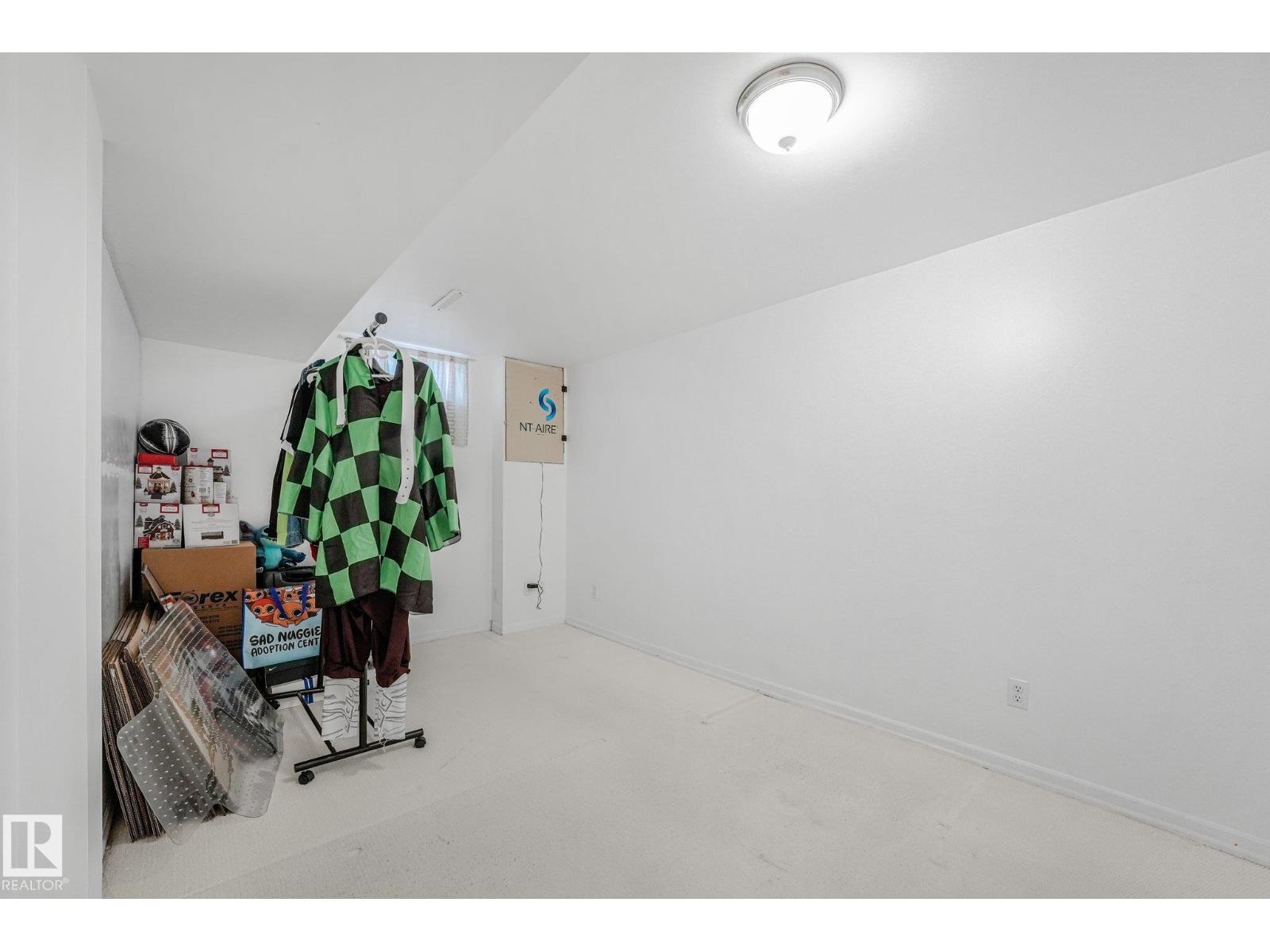 5914 91 Av Nw Property Photo 38