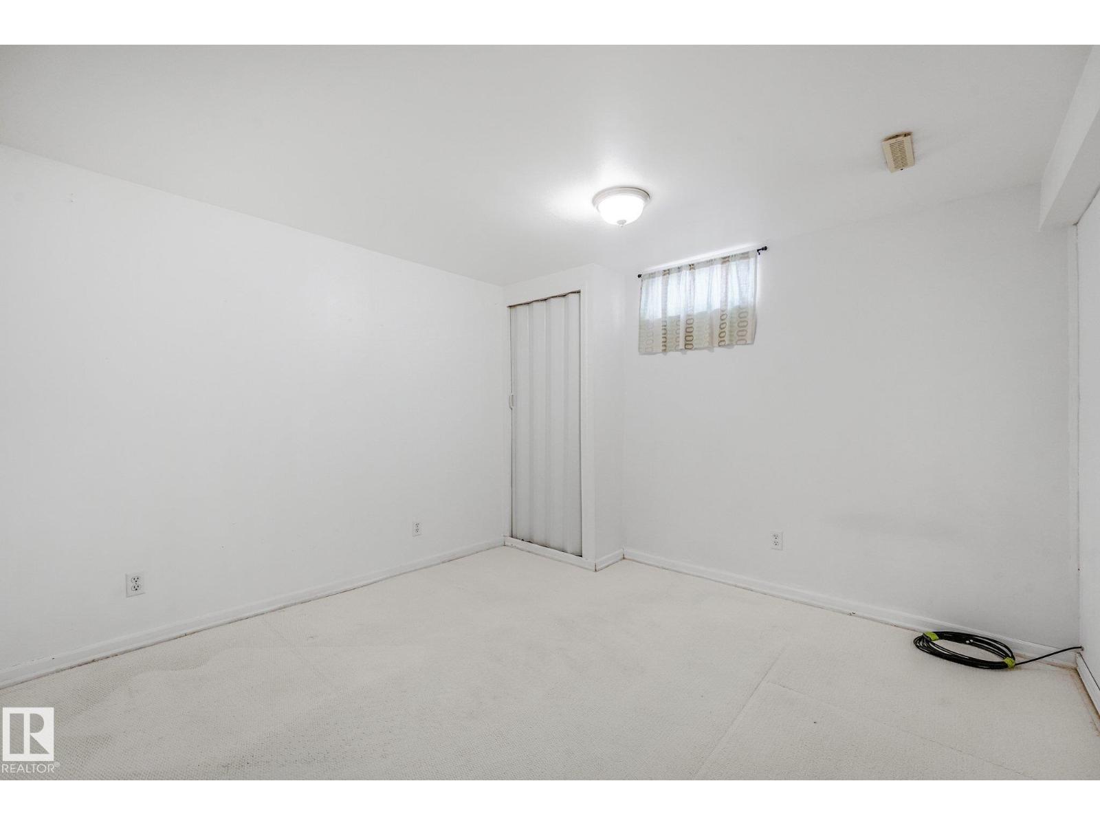 5914 91 Av Nw Property Photo 40